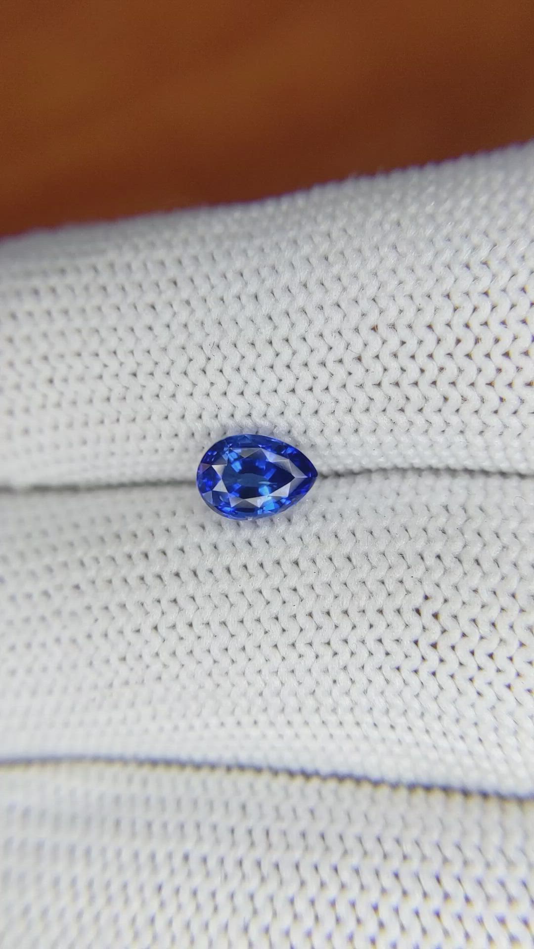1.04 Ct. Blue Sapphire from Ceylon (Sri Lanka) Size Video