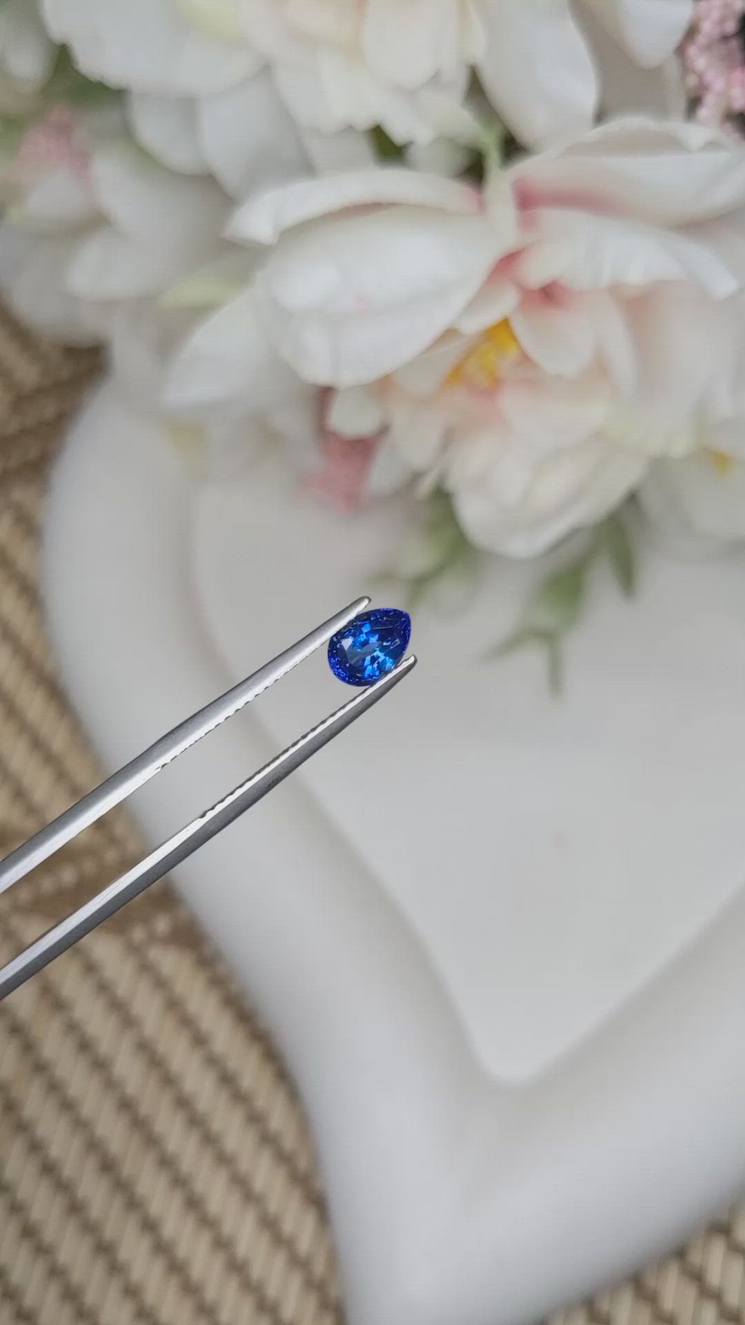 1.04 Ct. Blue Sapphire from Ceylon (Sri Lanka) Size Video