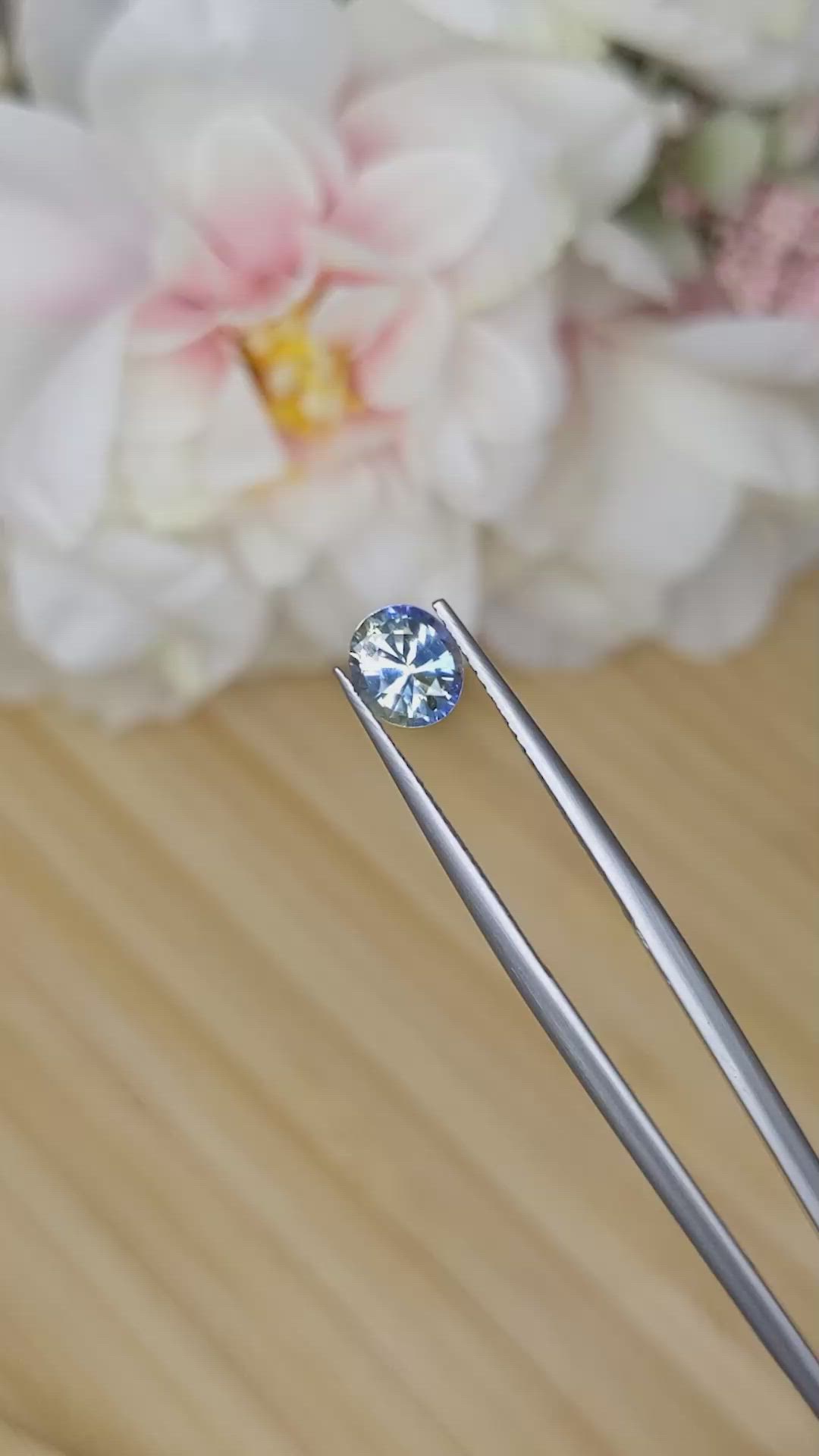 1.42 Ct. Bi Color Sapphire from Ceylon (Sri Lanka) Size Video