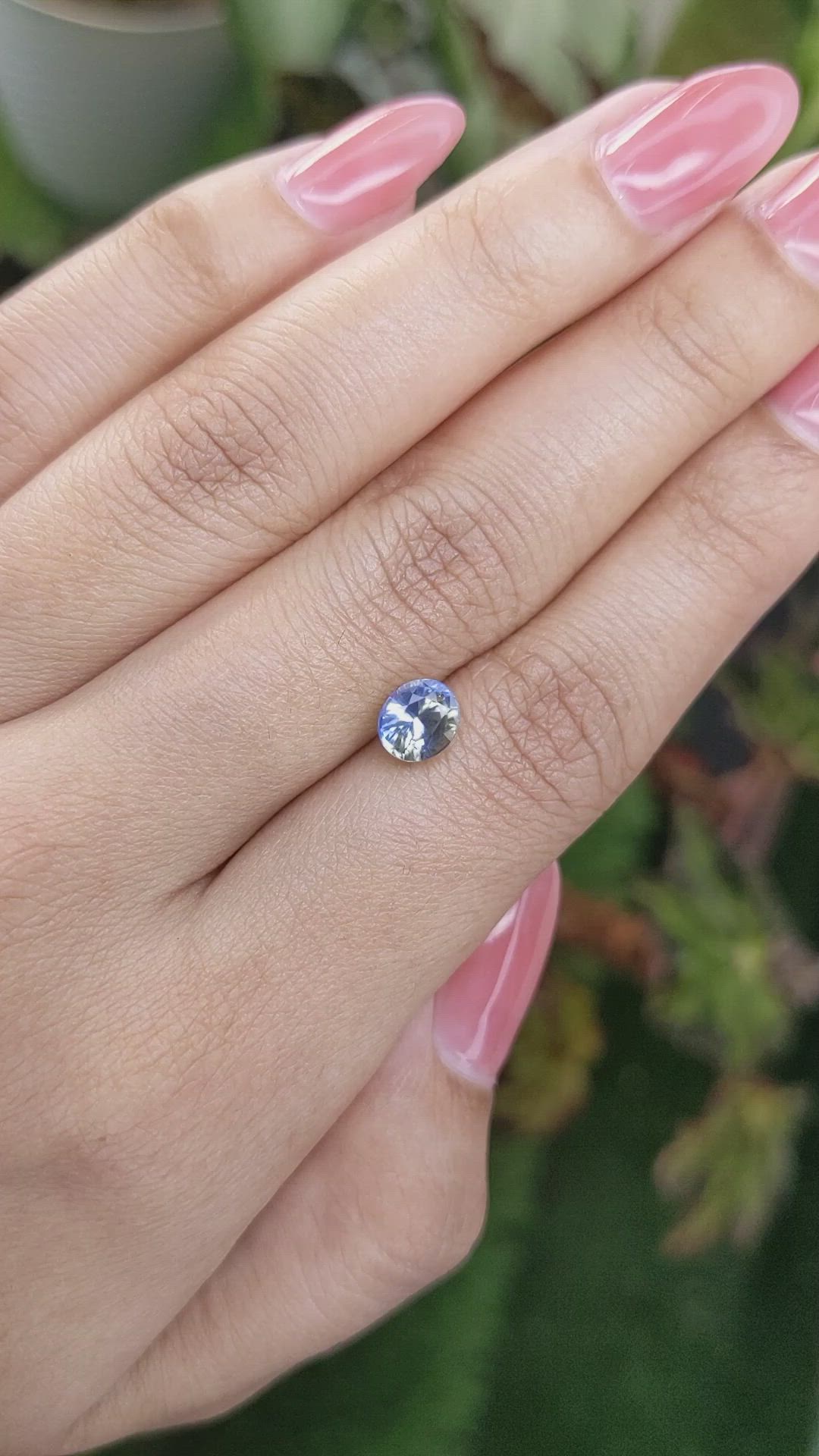 1.42 Ct. Bi Color Sapphire from Ceylon (Sri Lanka) Size Video