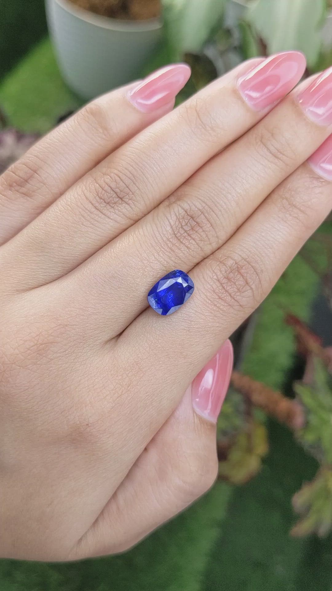 4.00 Ct. Blue Sapphire from Ceylon (Sri Lanka) Size Video