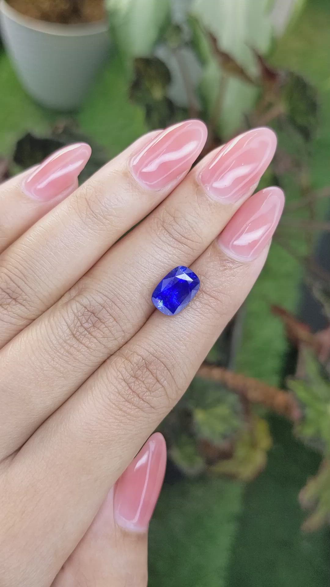 4.00 Ct. Blue Sapphire from Ceylon (Sri Lanka) Size Video