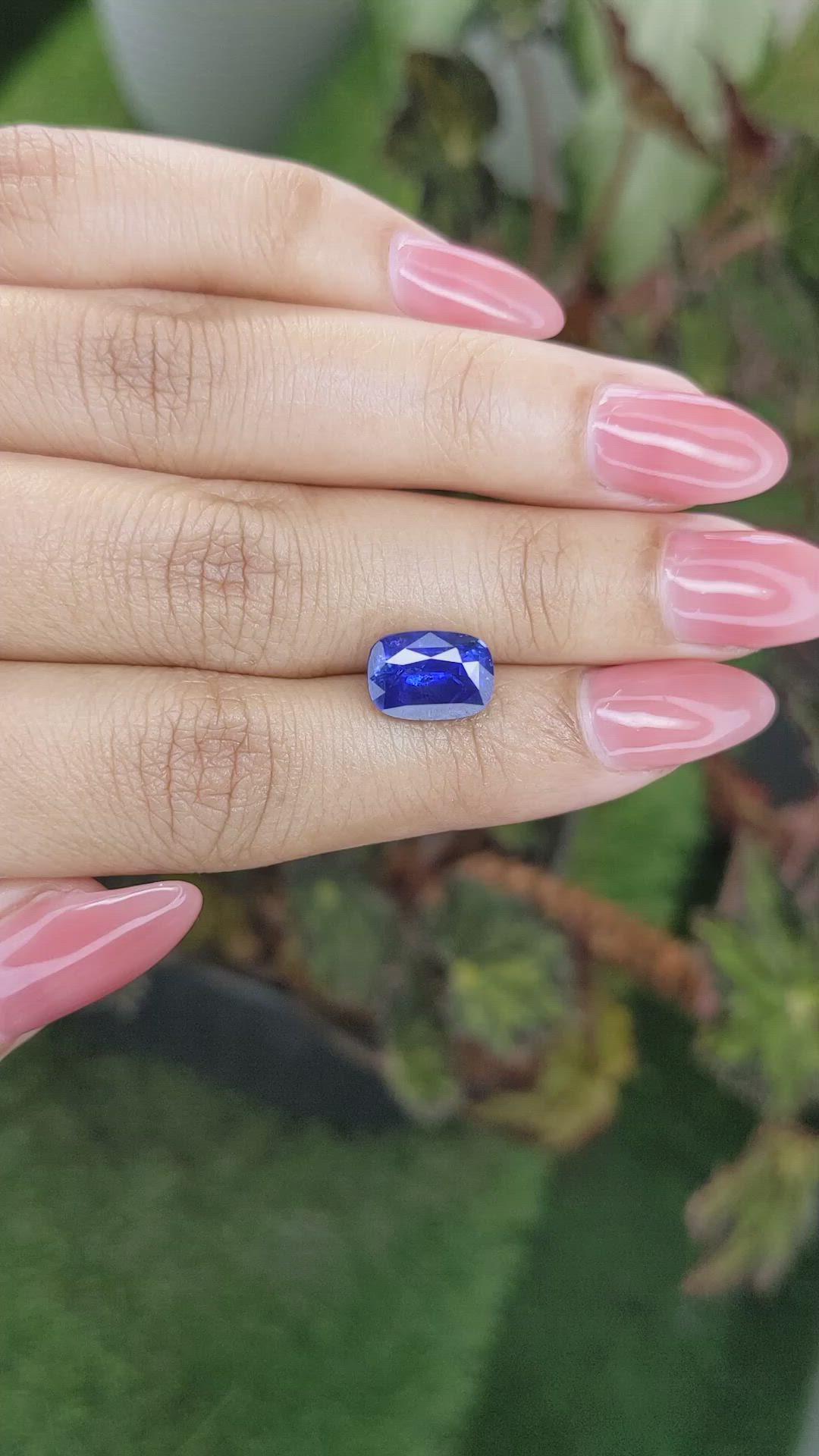 4.00 Ct. Blue Sapphire from Ceylon (Sri Lanka) Size Video