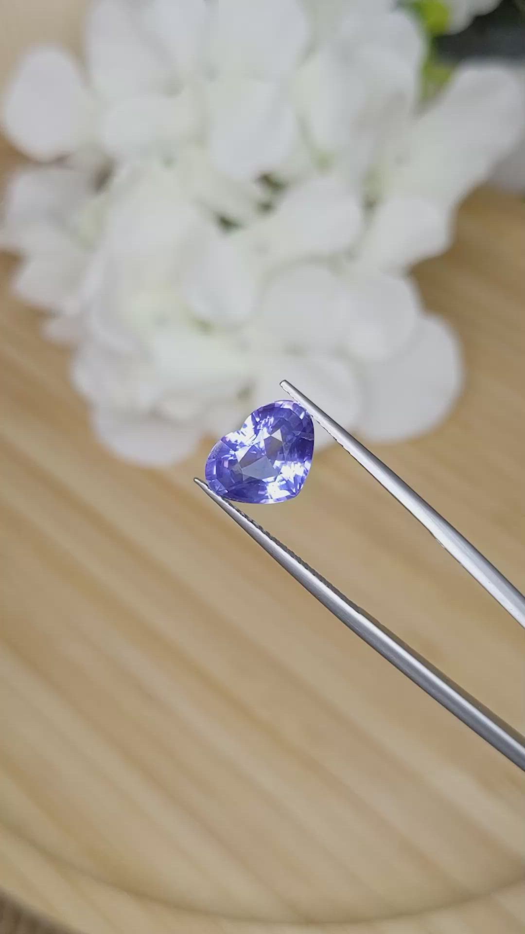 4.04 Ct. Bluish Purple Sapphire from Ceylon (Sri Lanka) Size Video