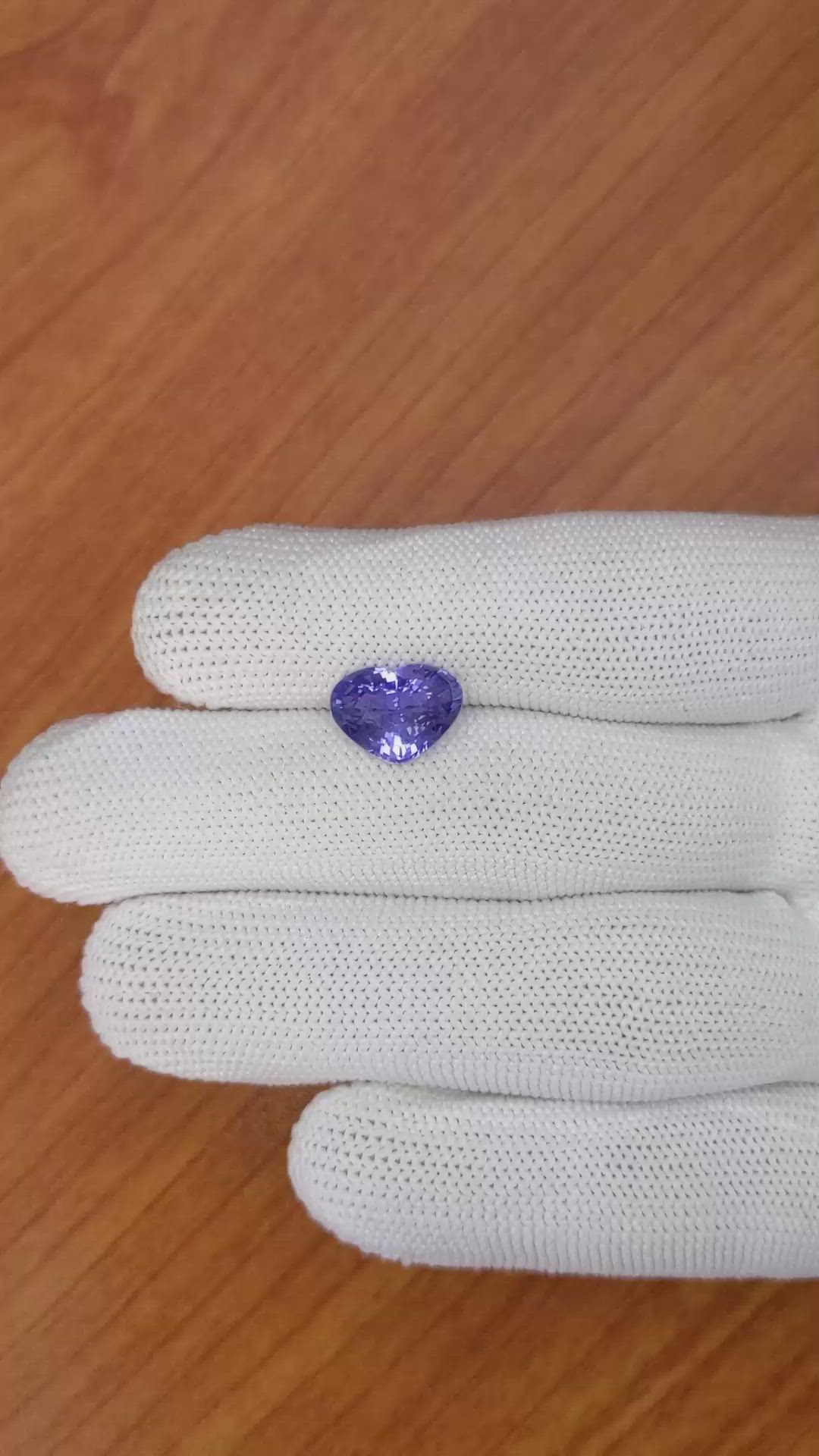 4.04 Ct. Bluish Purple Sapphire from Ceylon (Sri Lanka) Size Video
