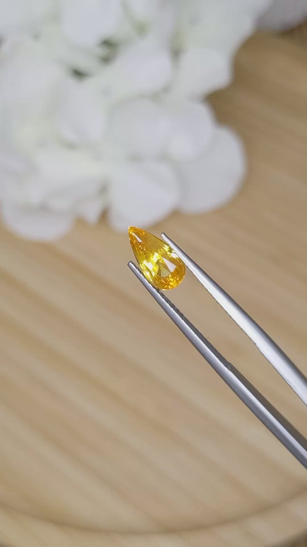 2.00 Ct. Yellowish Orange Sapphire from Ceylon (Sri Lanka) Size Video