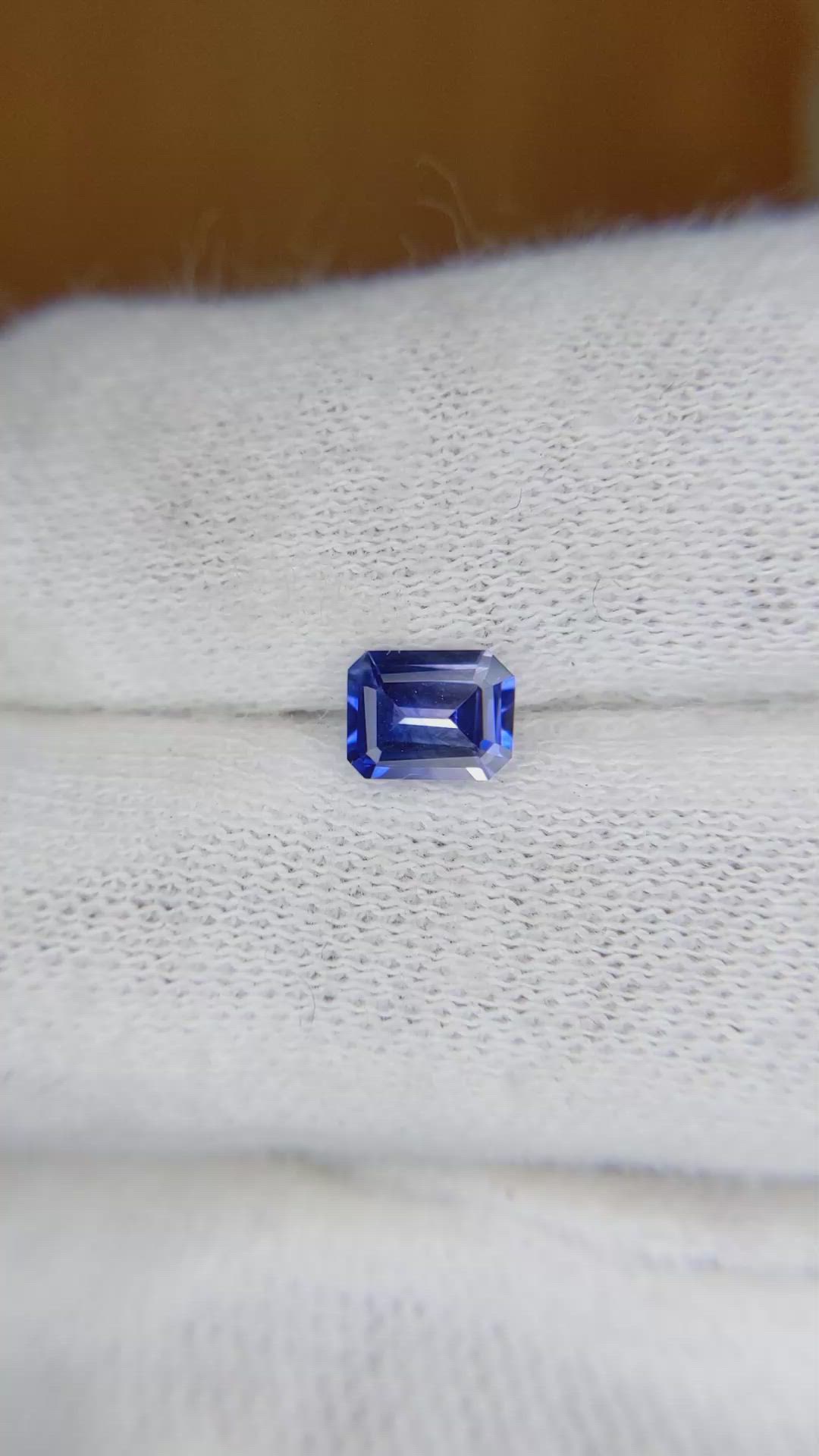 0.64 Ct. Bi Color Sapphire from Ceylon (Sri Lanka) Size Video
