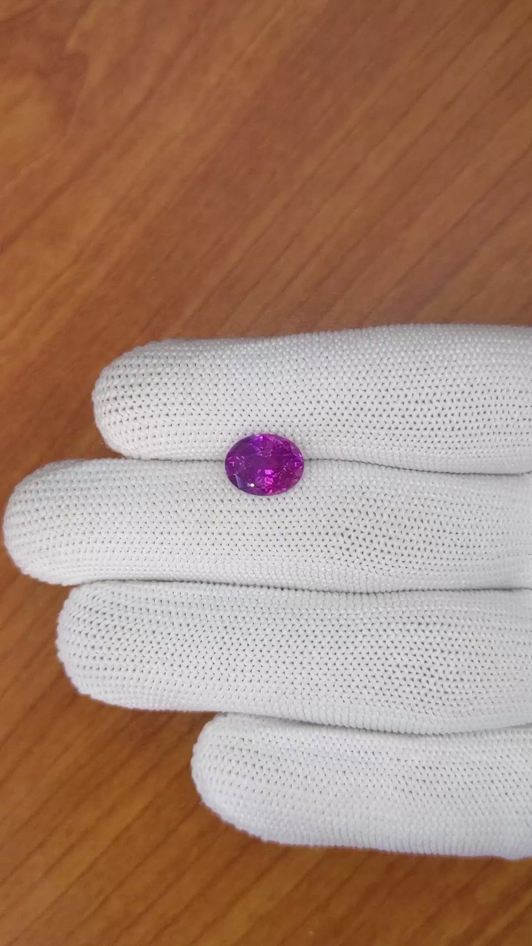 3.33 Ct. Pinkish Purple Sapphire from Ceylon (Sri Lanka) Size Video