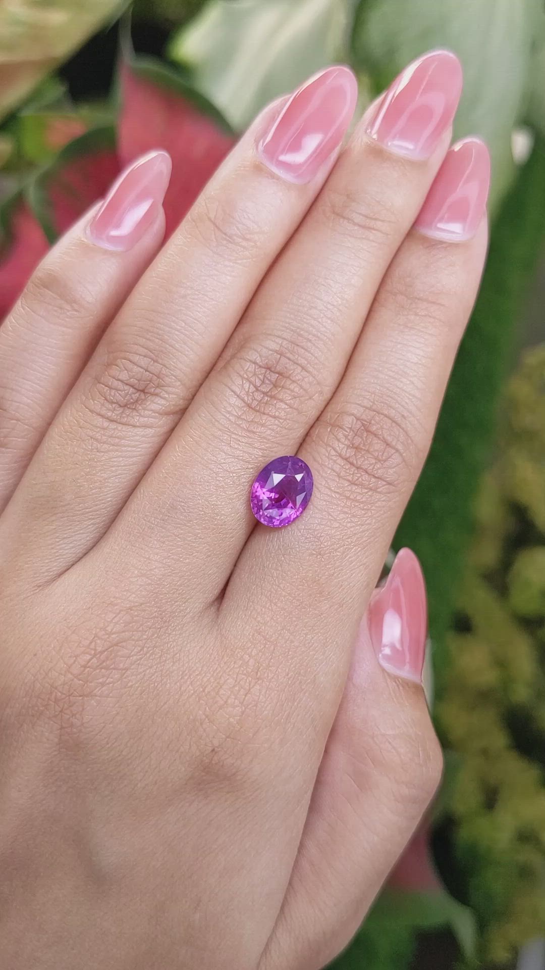 3.33 Ct. Pinkish Purple Sapphire from Ceylon (Sri Lanka) Size Video