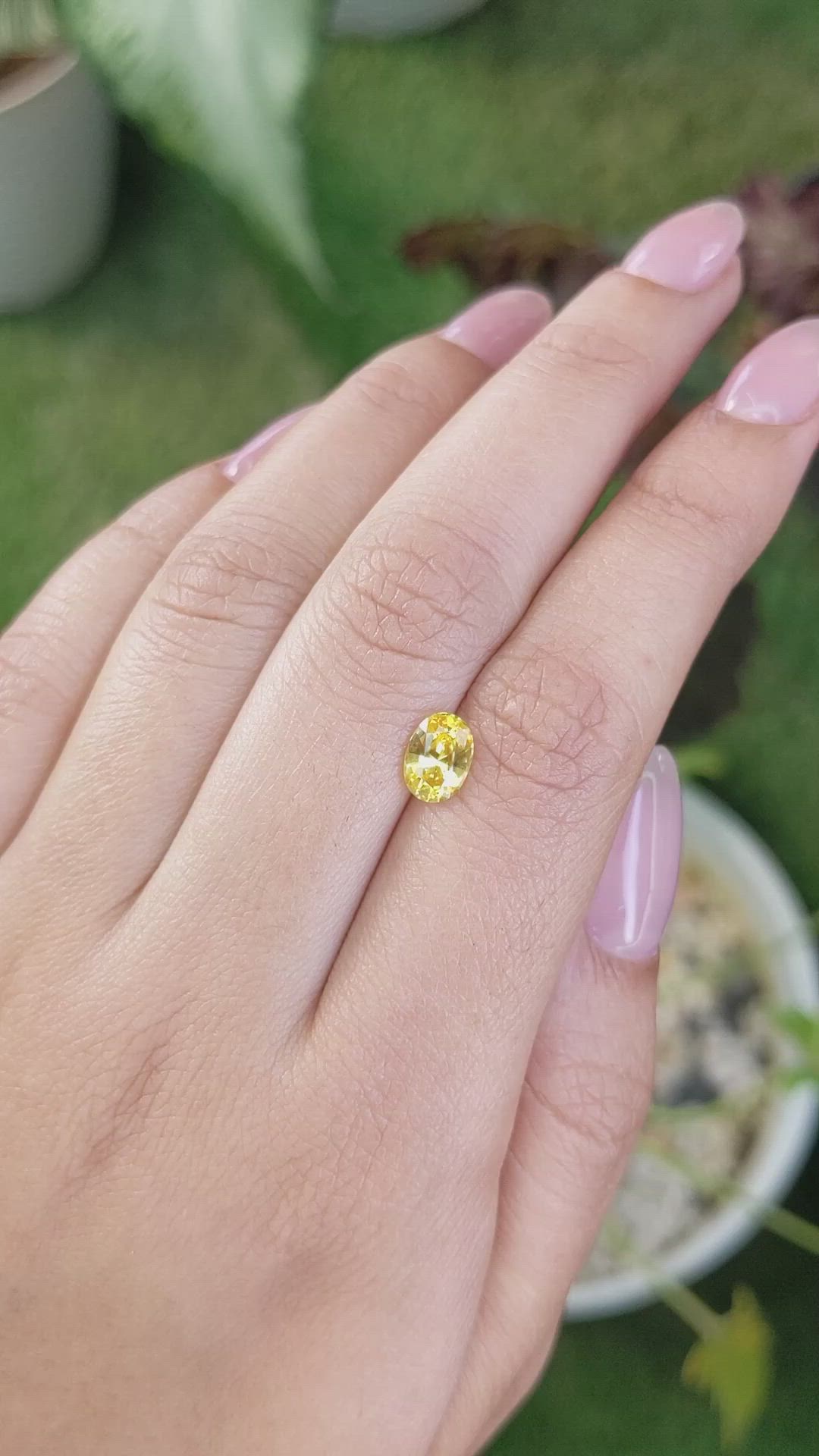1.13 Ct. Yellow Sapphire from Ceylon (Sri Lanka) Size Video