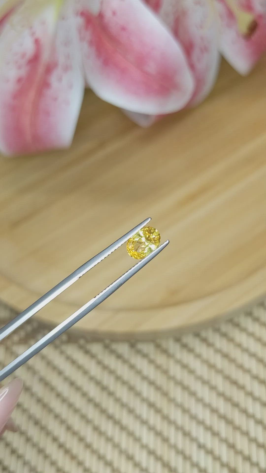 1.13 Ct. Yellow Sapphire from Ceylon (Sri Lanka) Size Video