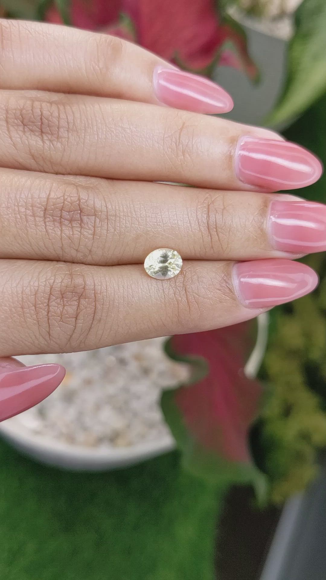 1.13 Ct. Yellow Sapphire from Ceylon (Sri Lanka) Size Video