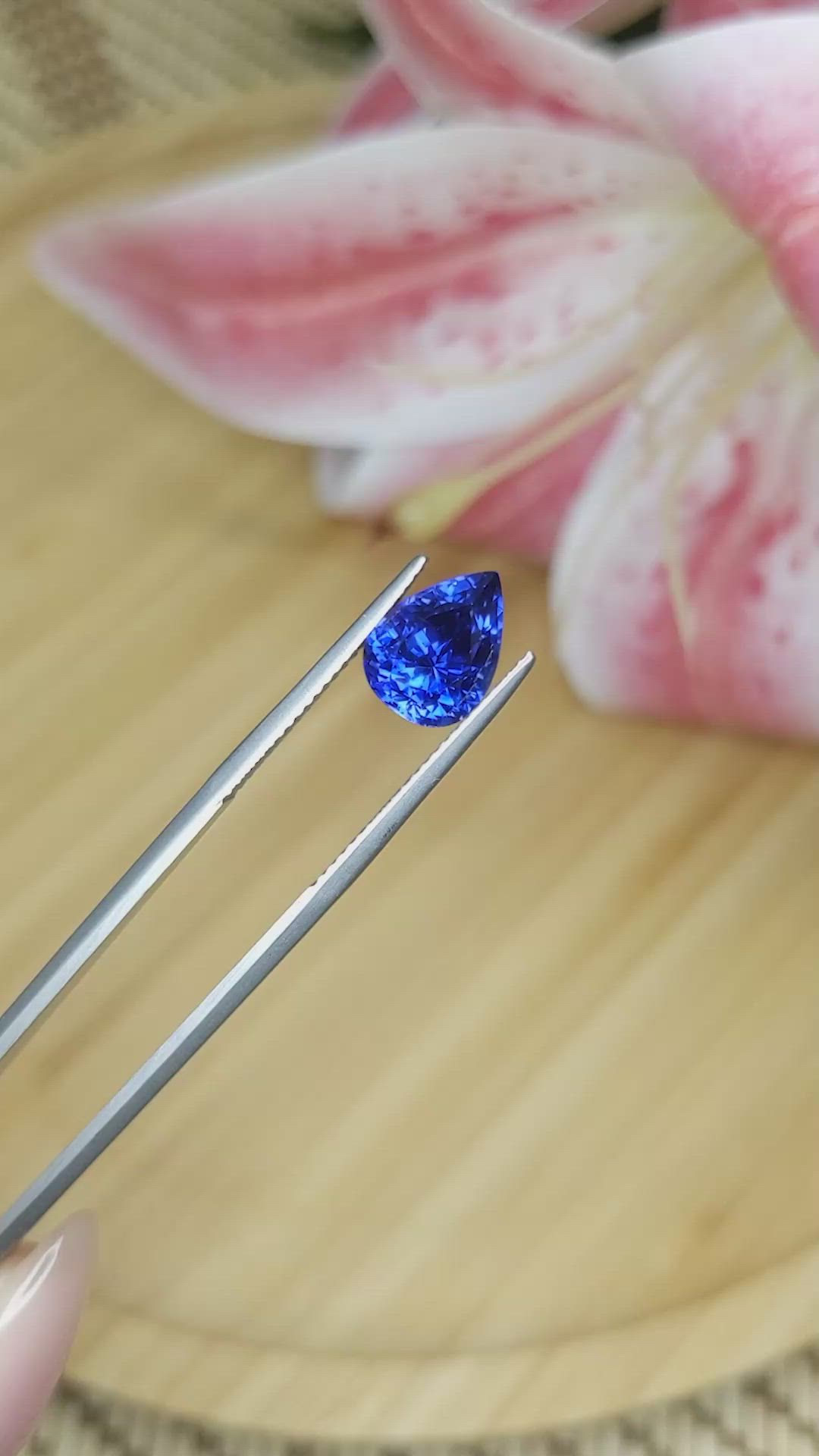 3.64 Ct. Blue Sapphire from Ceylon (Sri Lanka) Size Video