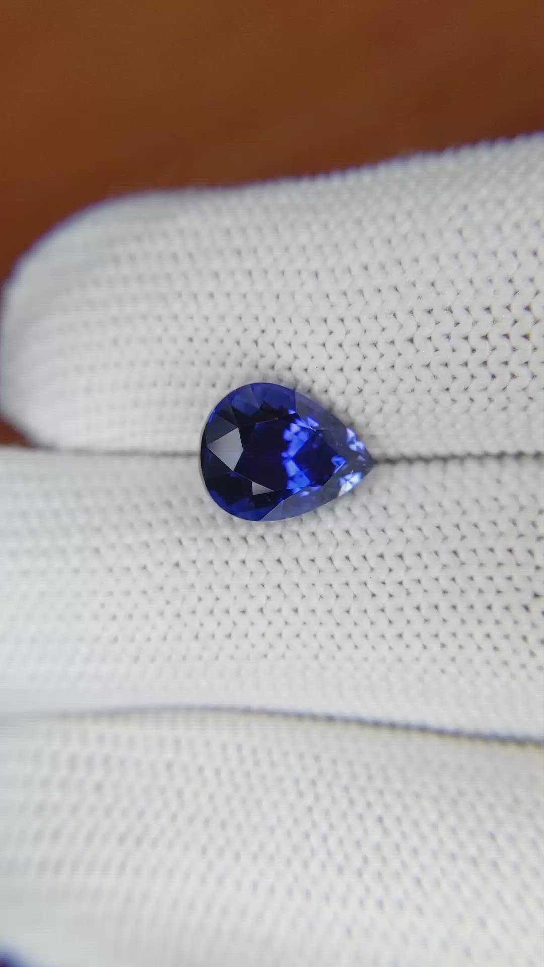 3.64 Ct. Blue Sapphire from Ceylon (Sri Lanka) Size Video
