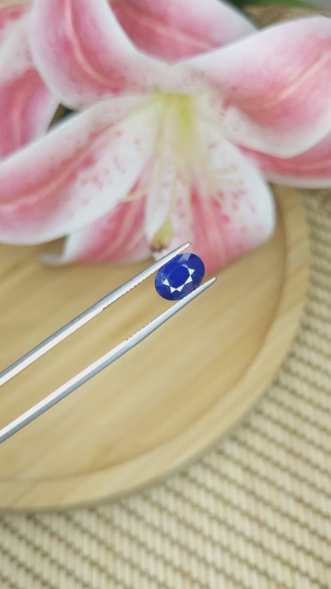 2.65 Ct. Blue Sapphire from Ceylon (Sri Lanka) Size Video