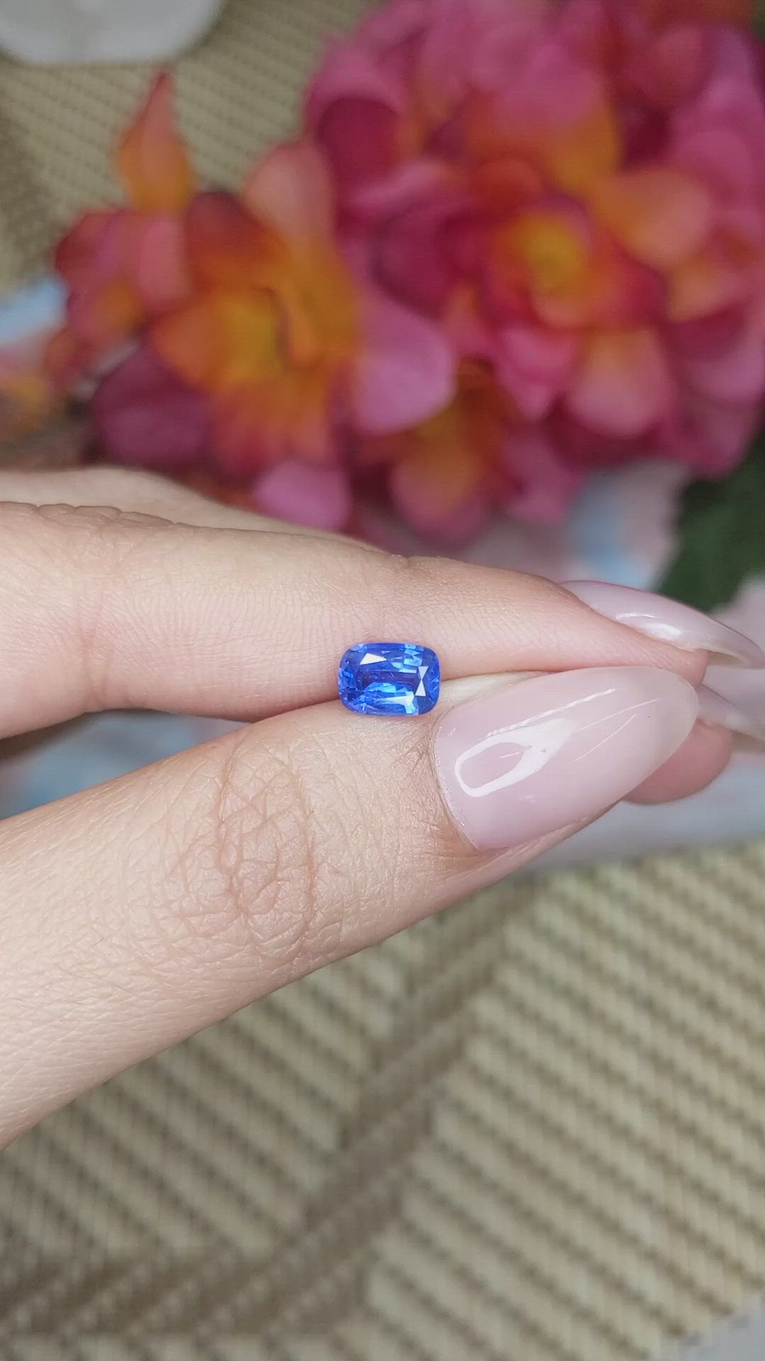 1.11 Ct. Blue Sapphire from Ceylon (Sri Lanka) Size Video