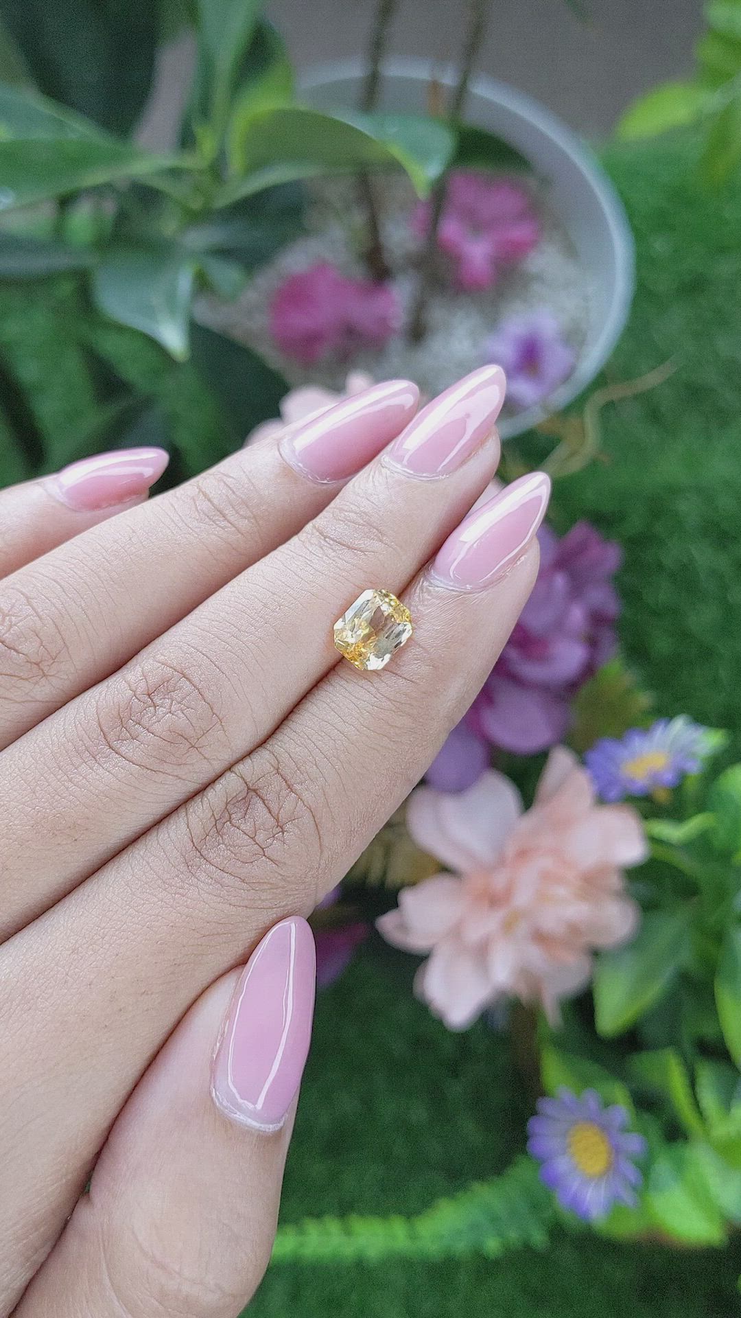 2.17 Ct. Orangish Yellow Sapphire from Ceylon (Sri Lanka) Size Video