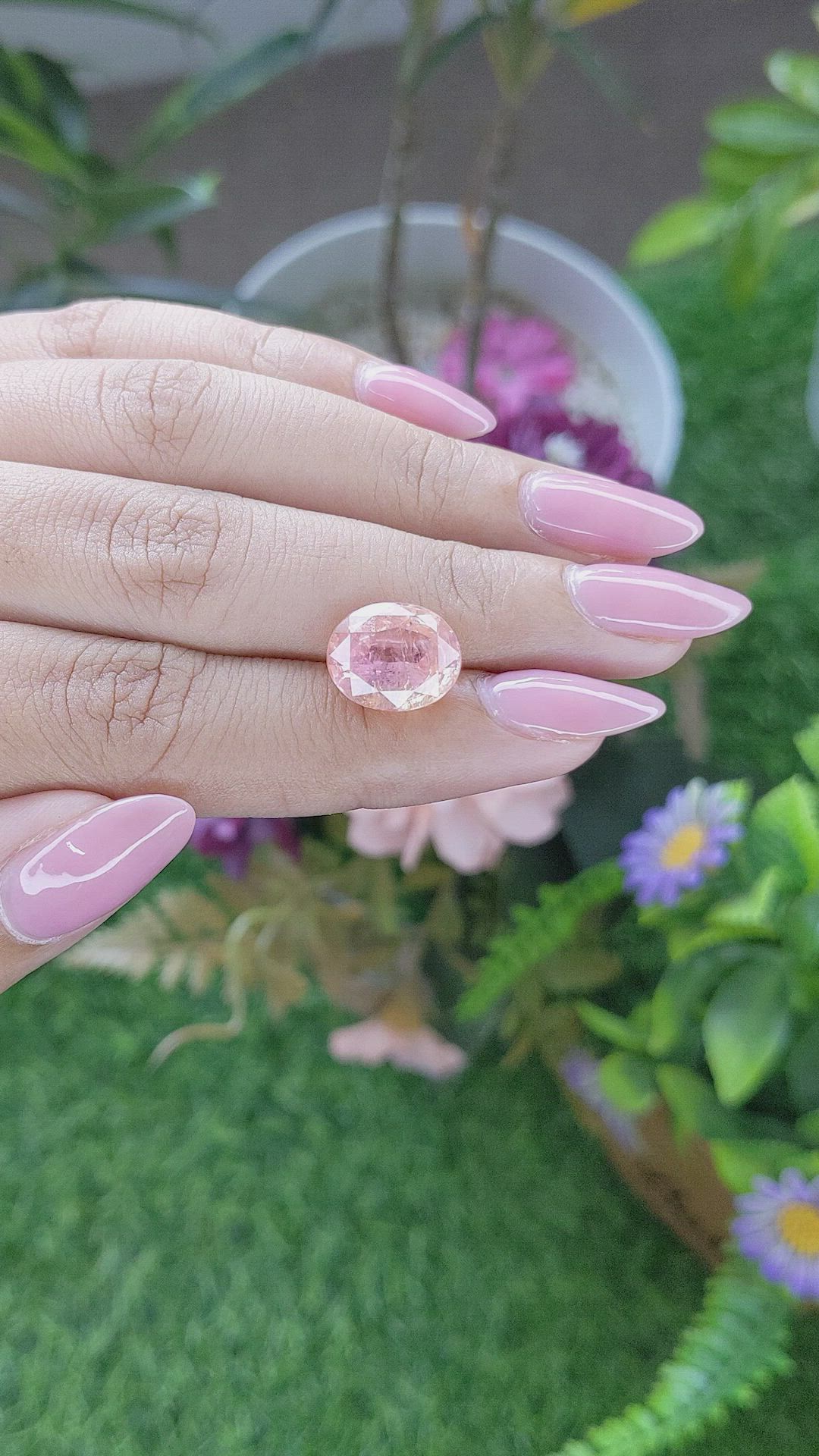 6.56 Ct. Padparadscha Sapphire from Ceylon (Sri Lanka) Size Video