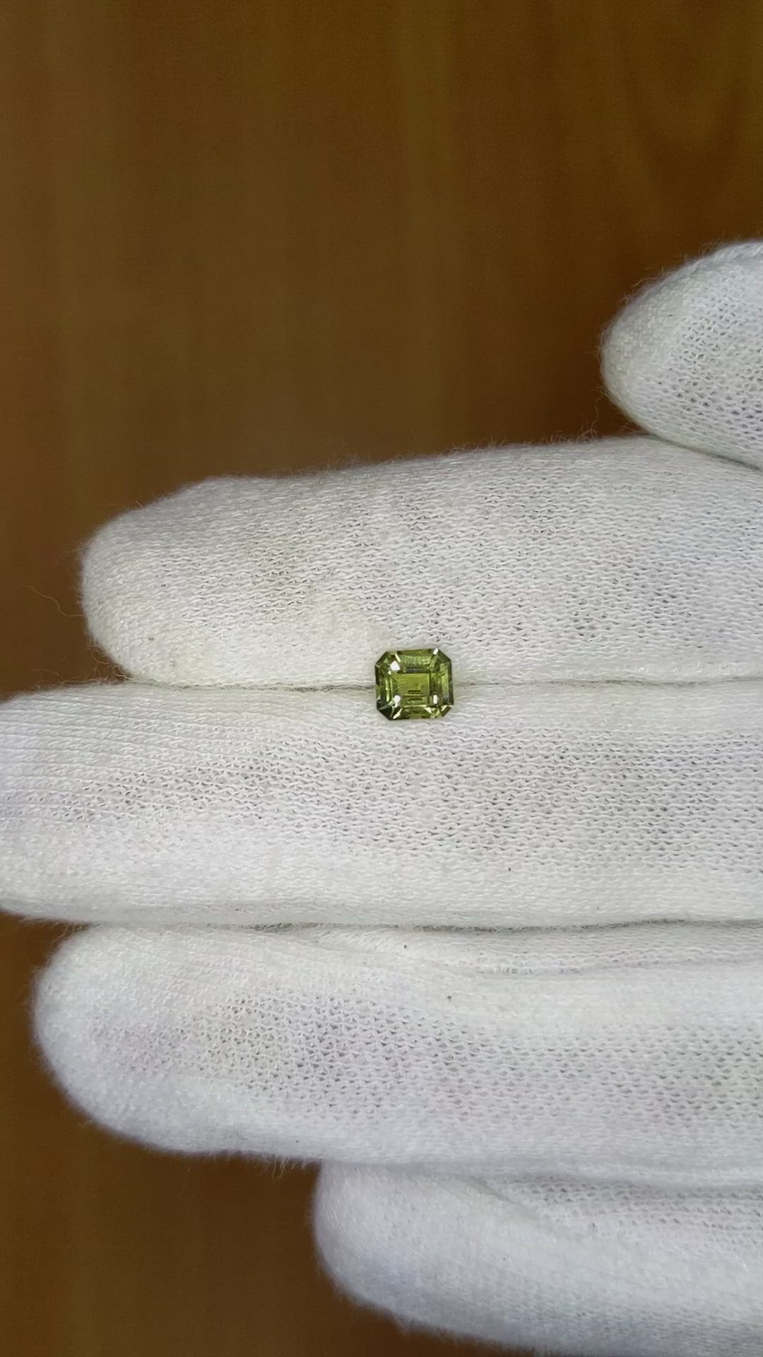 0.65 Ct. Yellowish Green Sapphire from Ceylon (Sri Lanka) Size Video