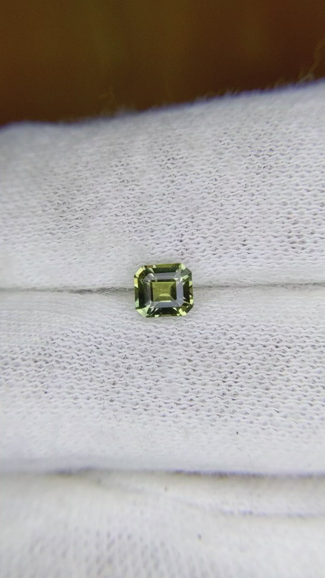 0.65 Ct. Yellowish Green Sapphire from Ceylon (Sri Lanka) Size Video