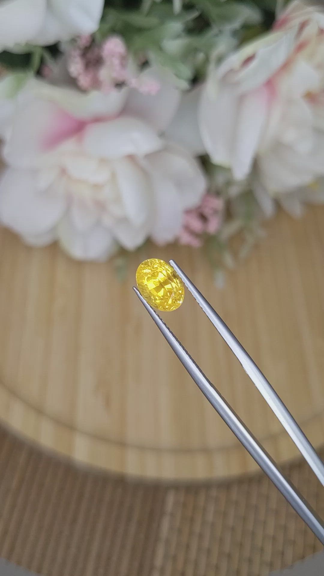 3.05 Ct. Orangish Yellow Sapphire from Ceylon (Sri Lanka) Size Video