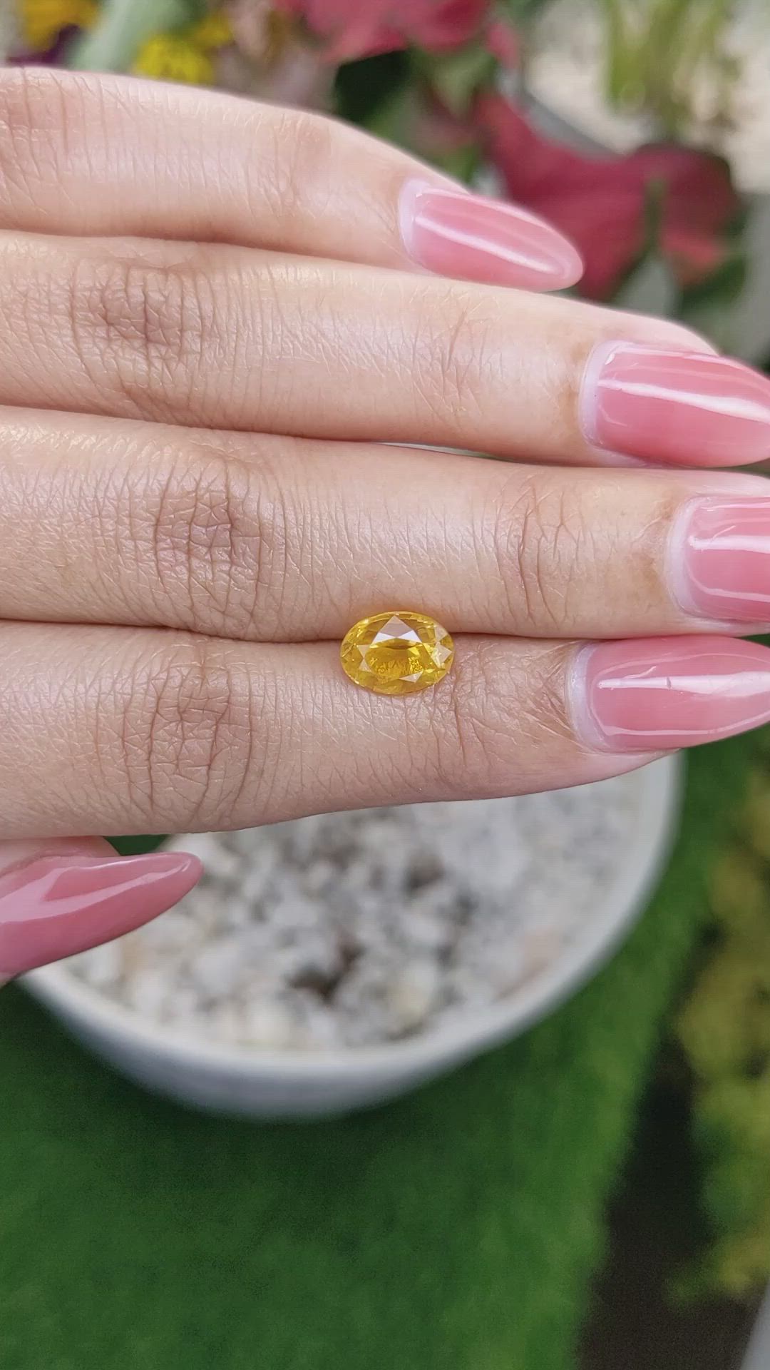 3.05 Ct. Orangish Yellow Sapphire from Ceylon (Sri Lanka) Size Video
