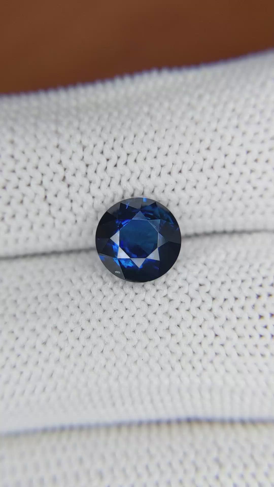 2.47 Ct. Blue Sapphire from Ceylon (Sri Lanka) Size Video