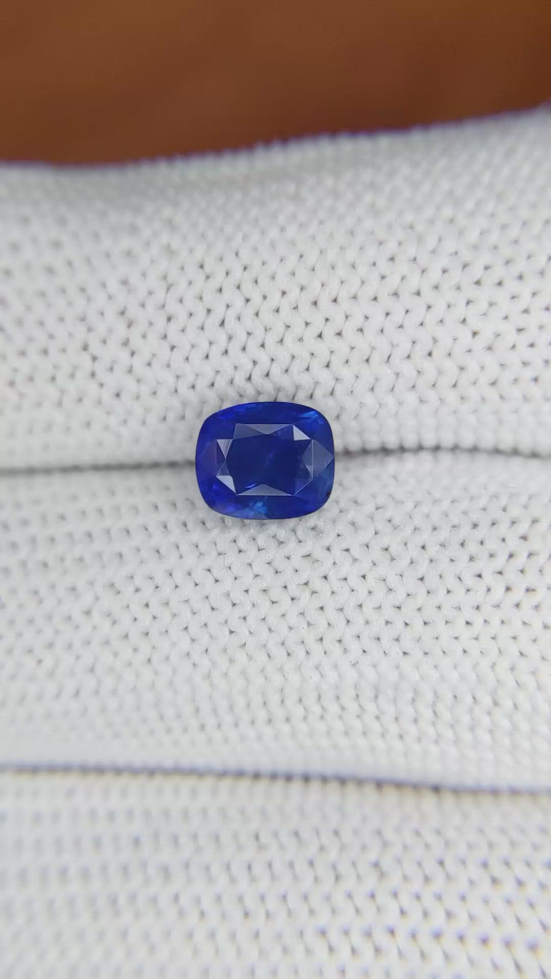 1.78 Ct. Blue Sapphire from Ceylon (Sri Lanka) Size Video