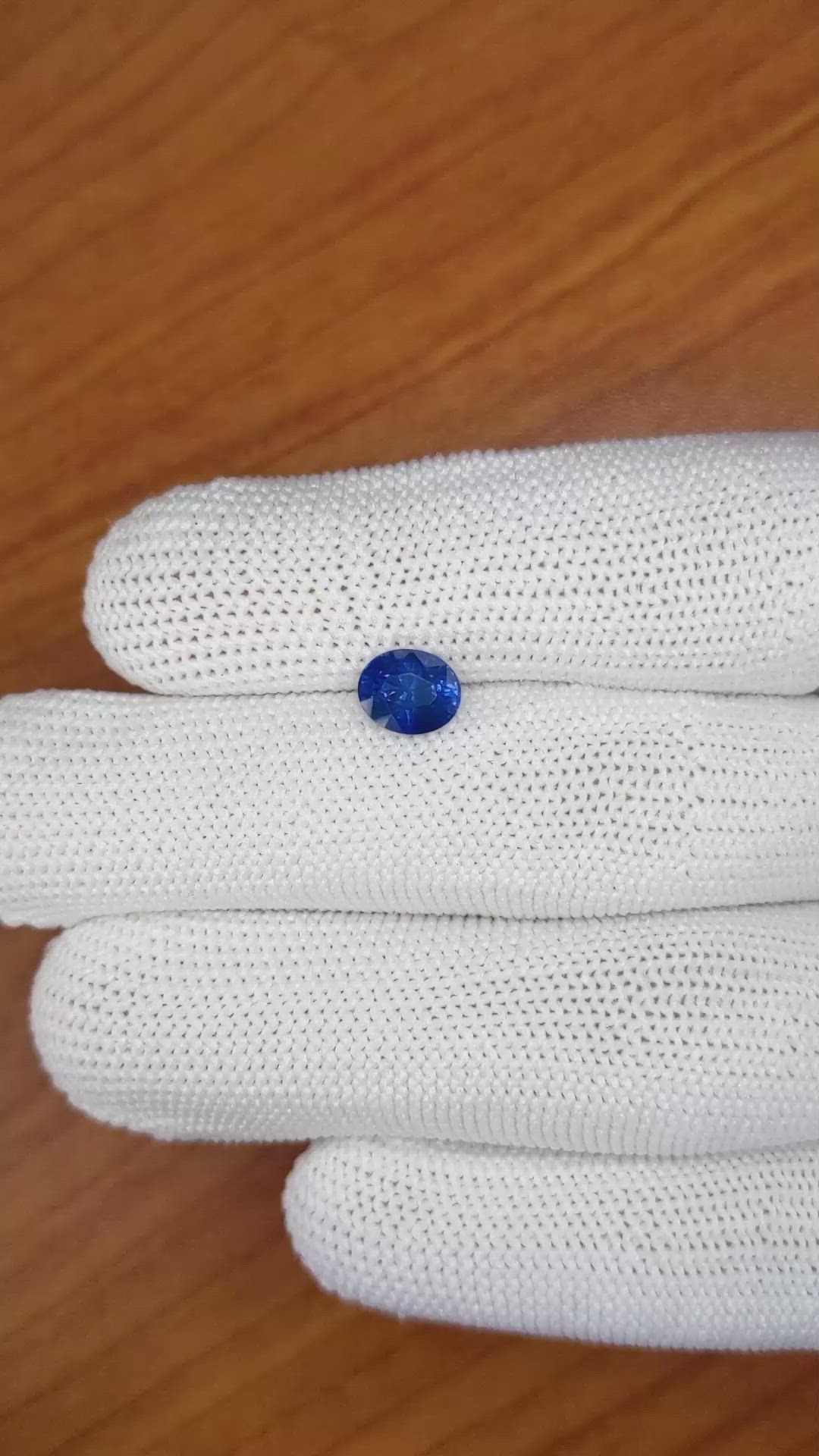 1.67 Ct. Blue Sapphire from Ceylon (Sri Lanka) Size Video