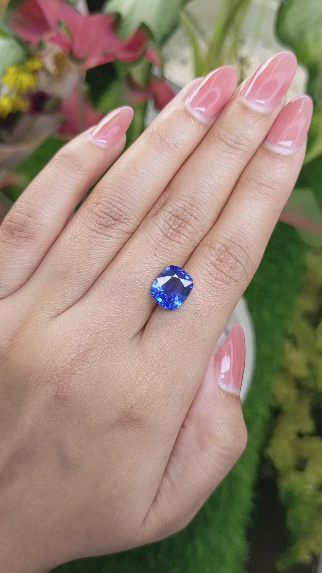 4.24 Ct. Blue Sapphire from Ceylon (Sri Lanka) Size Video