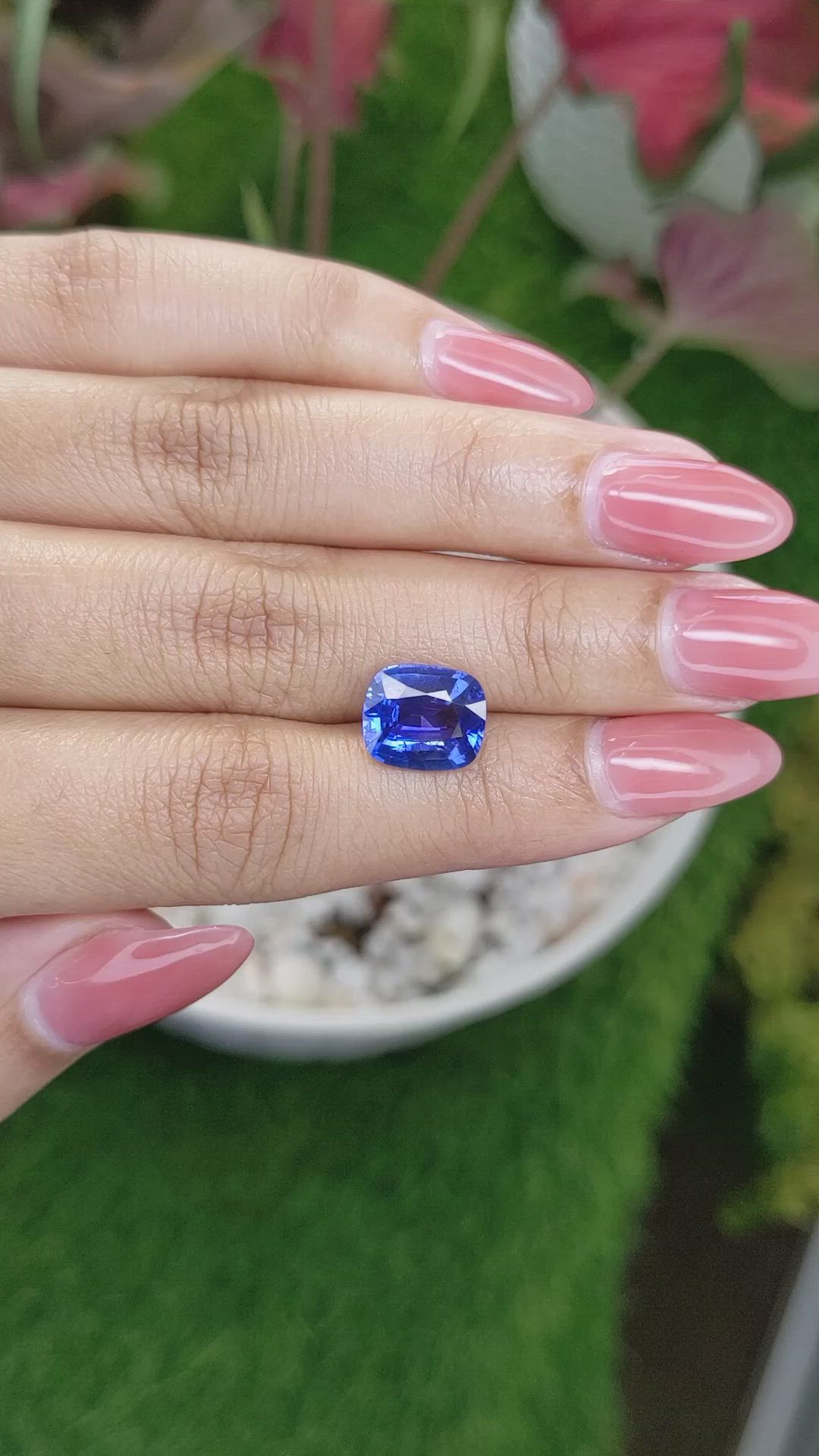 4.24 Ct. Blue Sapphire from Ceylon (Sri Lanka) Size Video