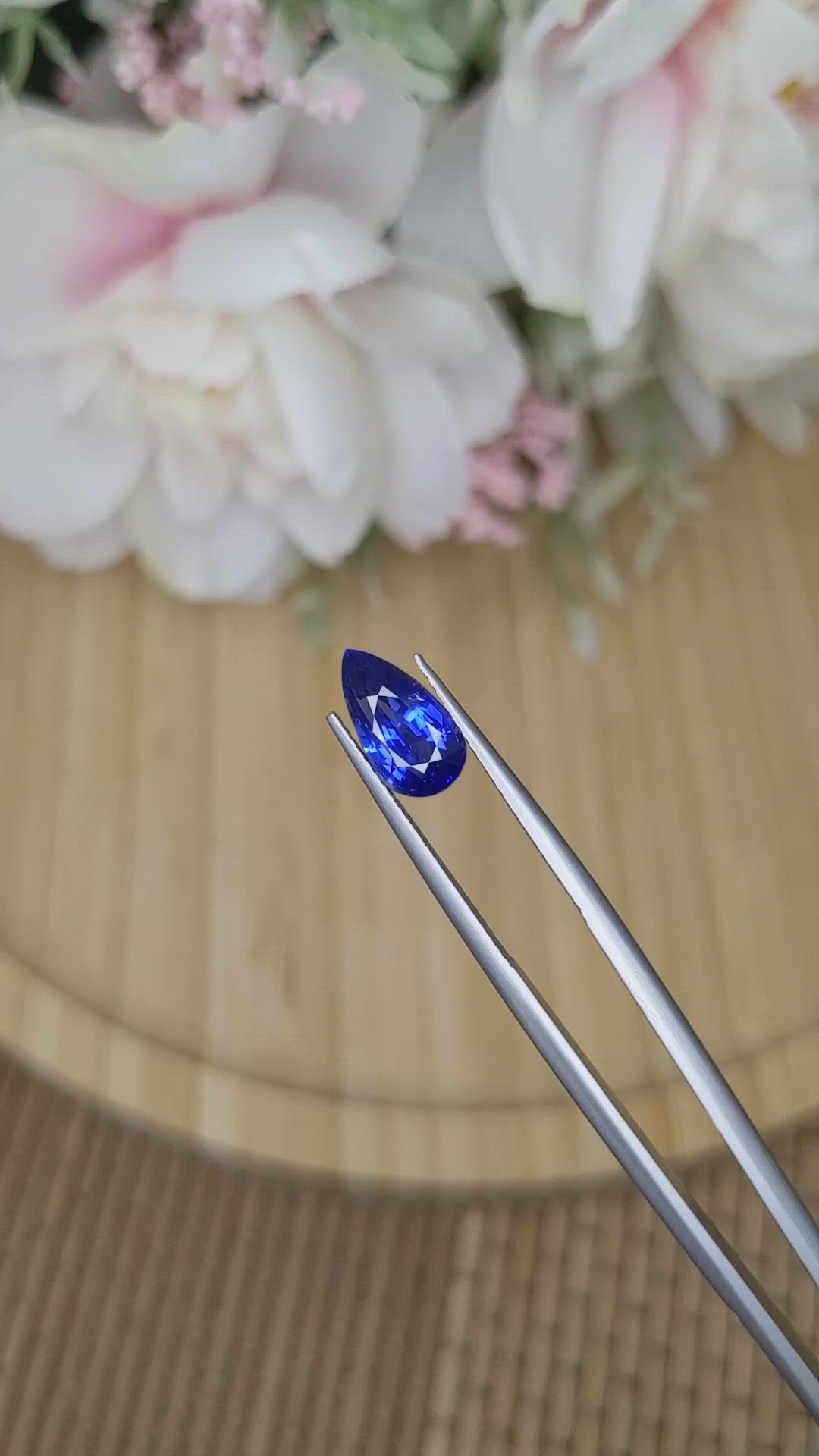 3.17 Ct. Blue Sapphire from Ceylon (Sri Lanka) Size Video