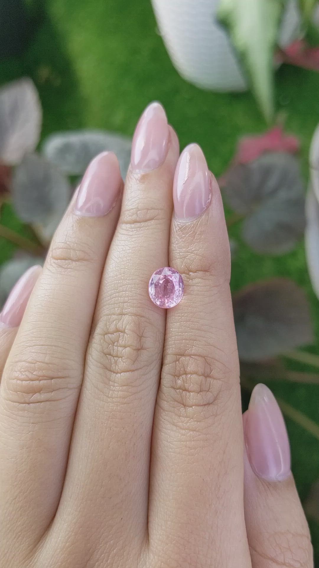 2.53 Ct. Padparadscha Sapphire from Ceylon (Sri Lanka) Size Video