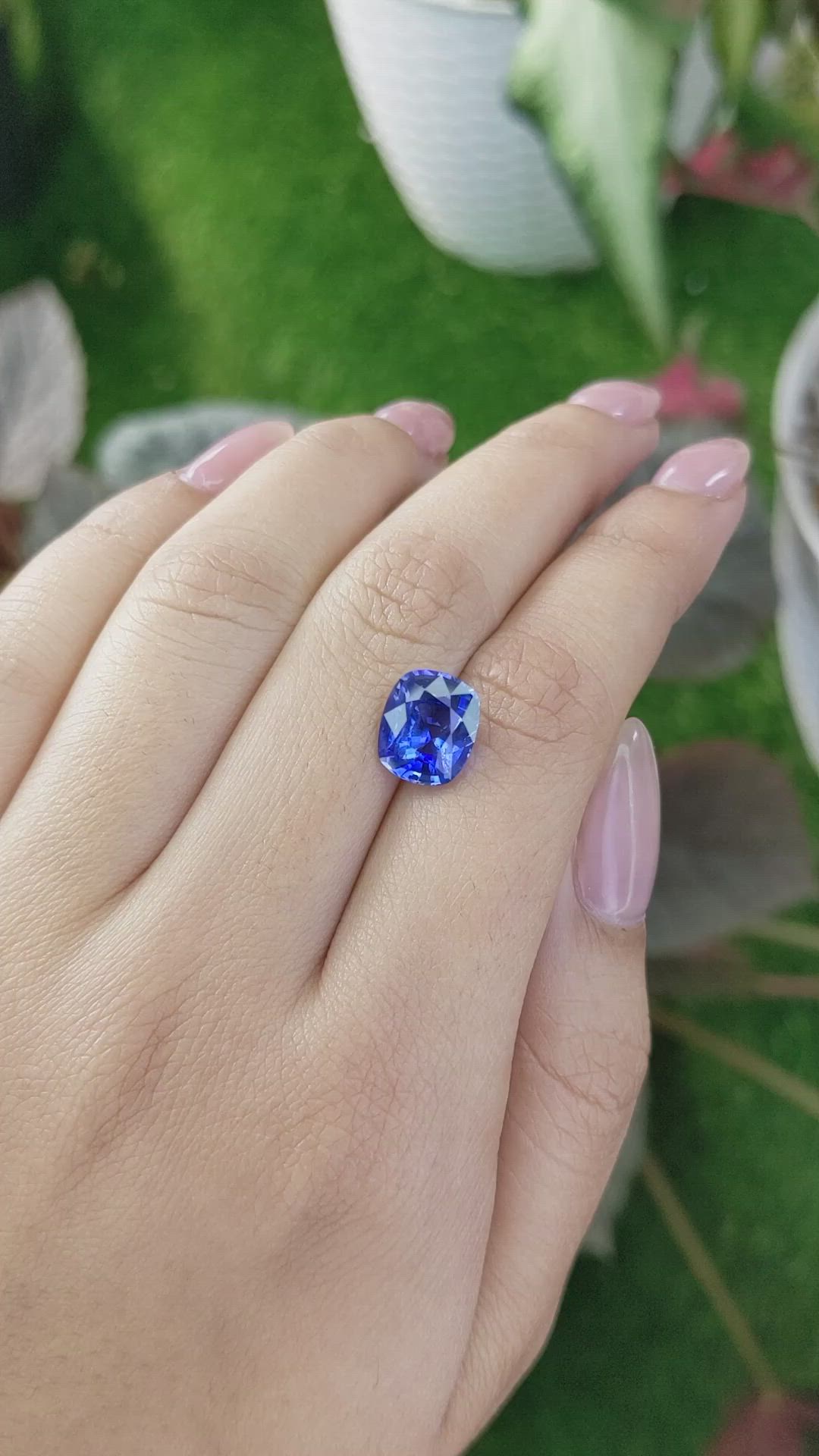 4.08 Ct. Blue Sapphire from Ceylon (Sri Lanka) Size Video