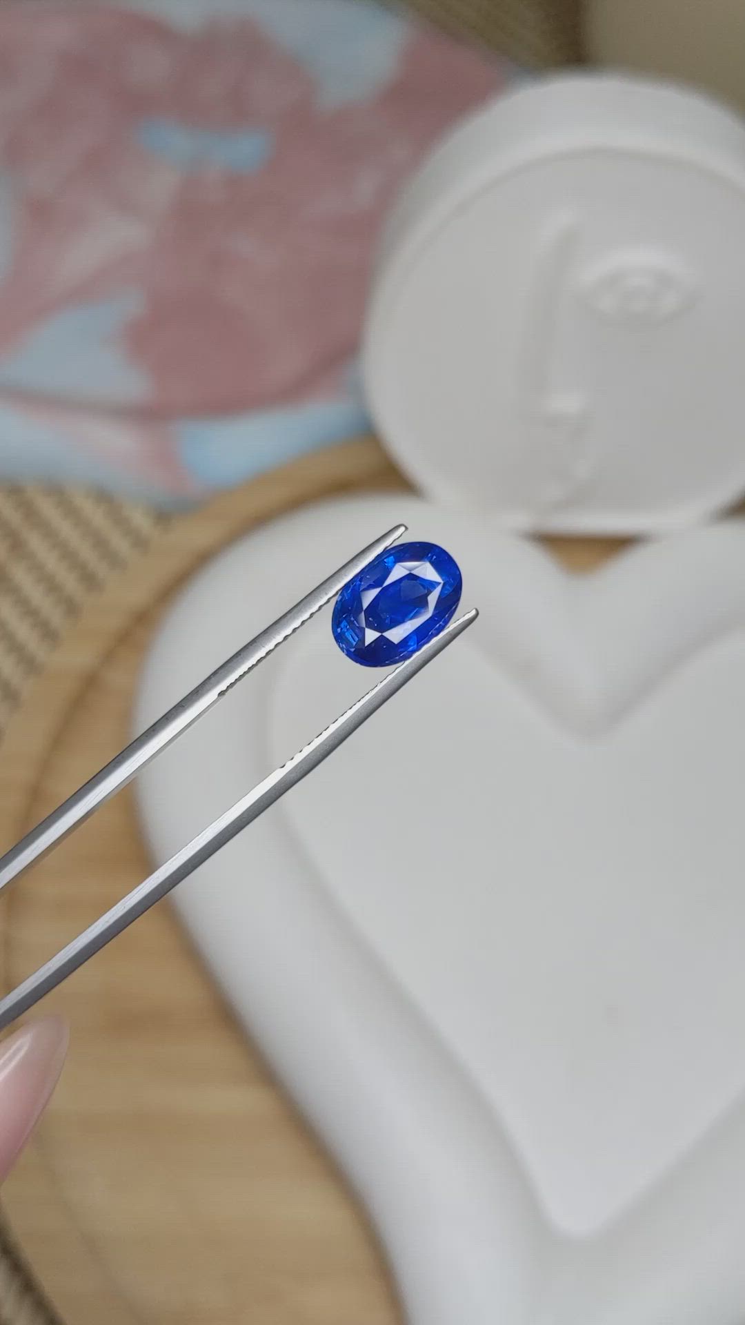 4.10 Ct. Blue Sapphire from Ceylon (Sri Lanka) Size Video