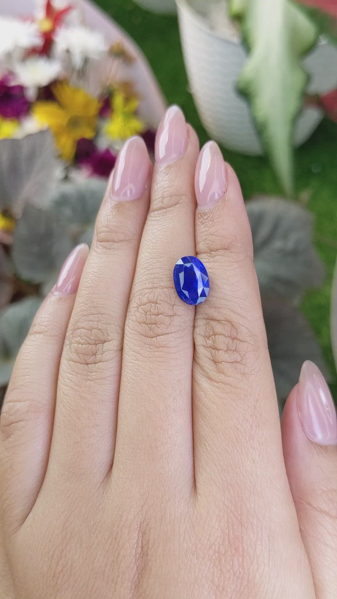 4.10 Ct. Blue Sapphire from Ceylon (Sri Lanka) Size Video