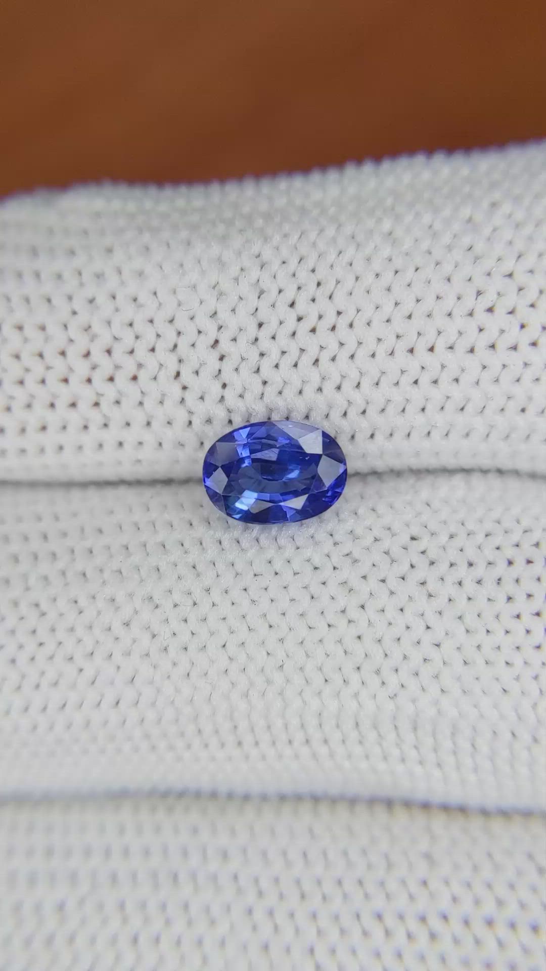 1.36 Ct. Blue Sapphire from Ceylon (Sri Lanka) Size Video