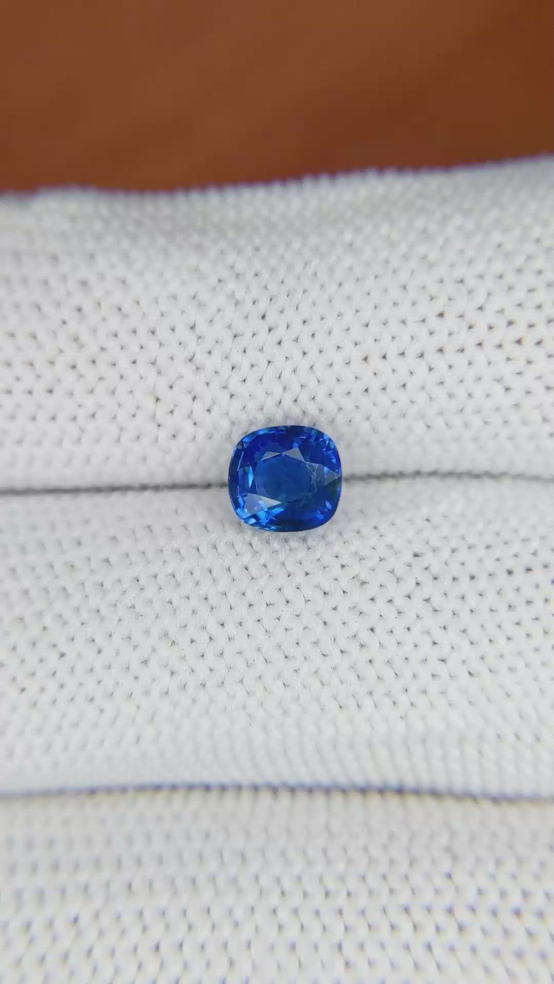 1.37 Ct. Blue Sapphire from Ceylon (Sri Lanka) Size Video