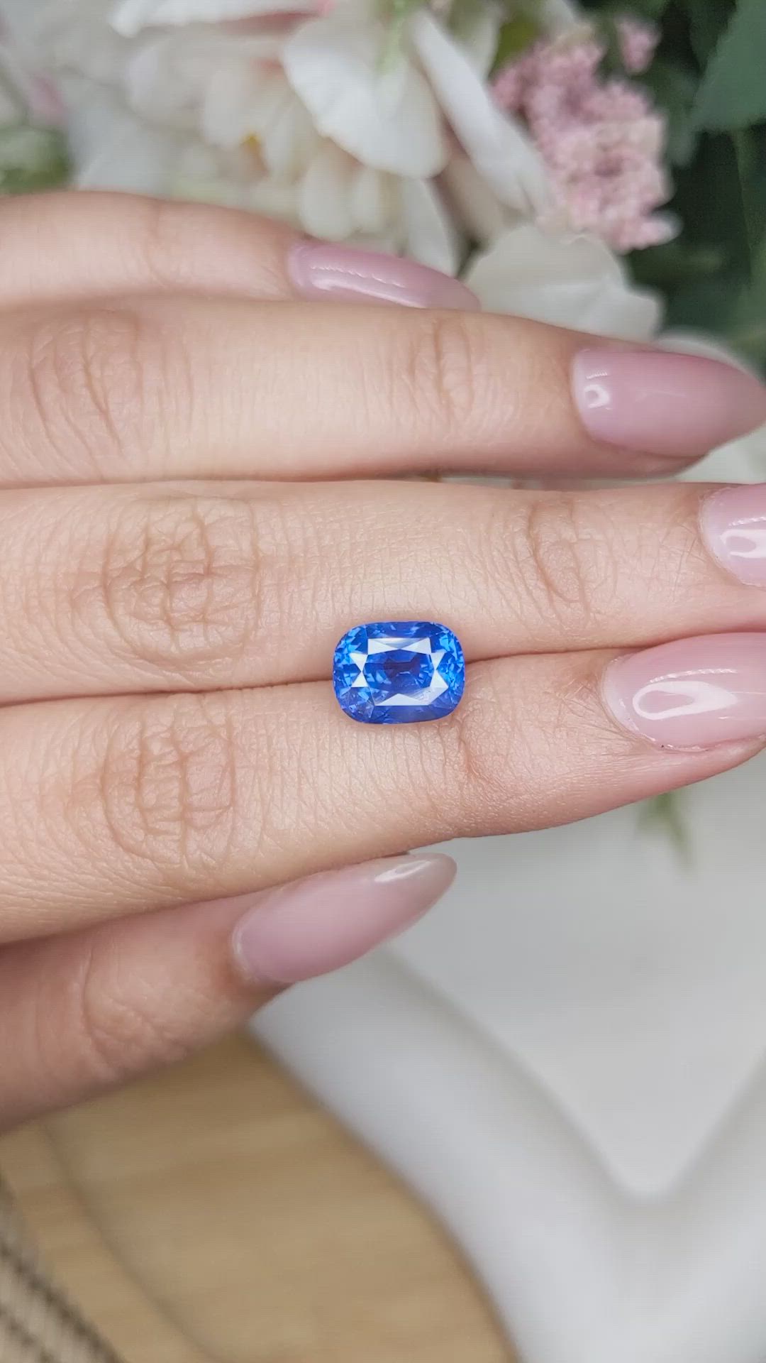 4.05 Ct. Blue Sapphire from Ceylon (Sri Lanka) Size Video