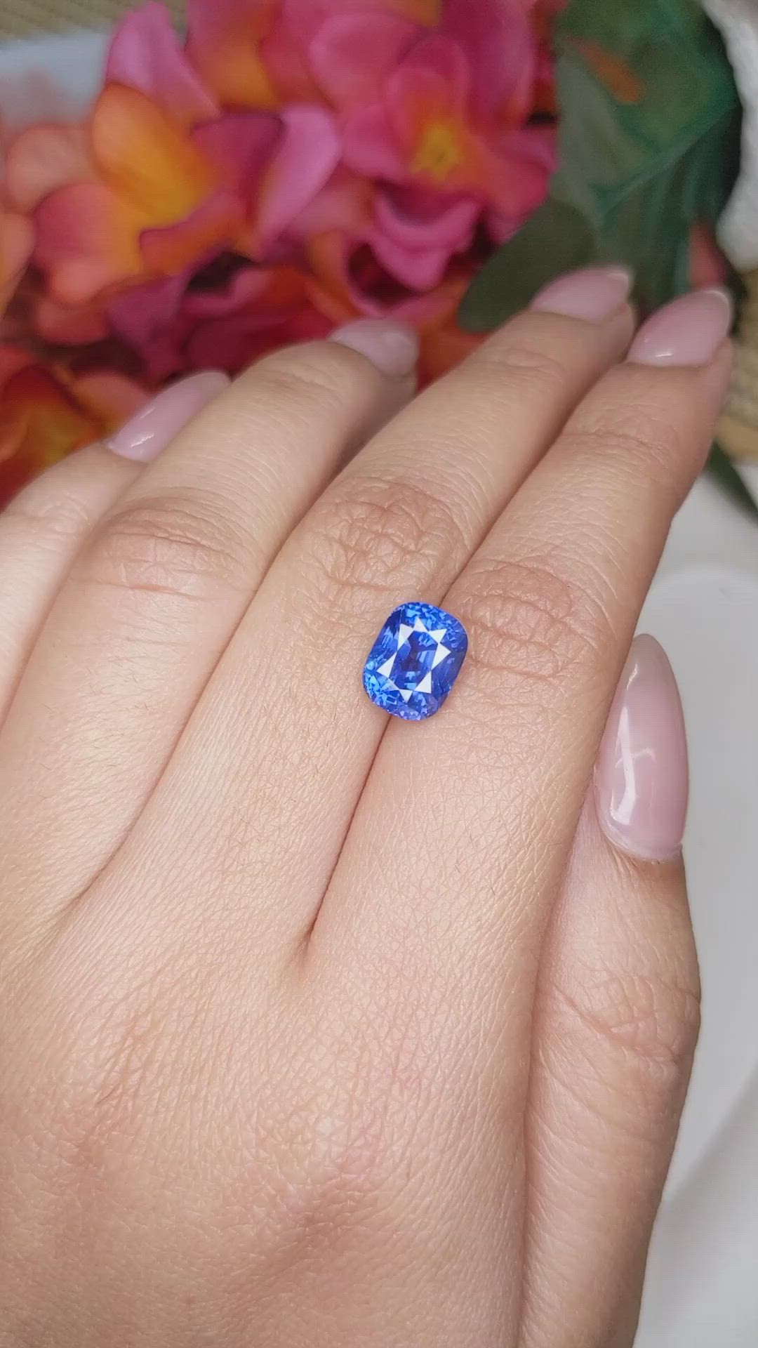 4.05 Ct. Blue Sapphire from Ceylon (Sri Lanka) Size Video