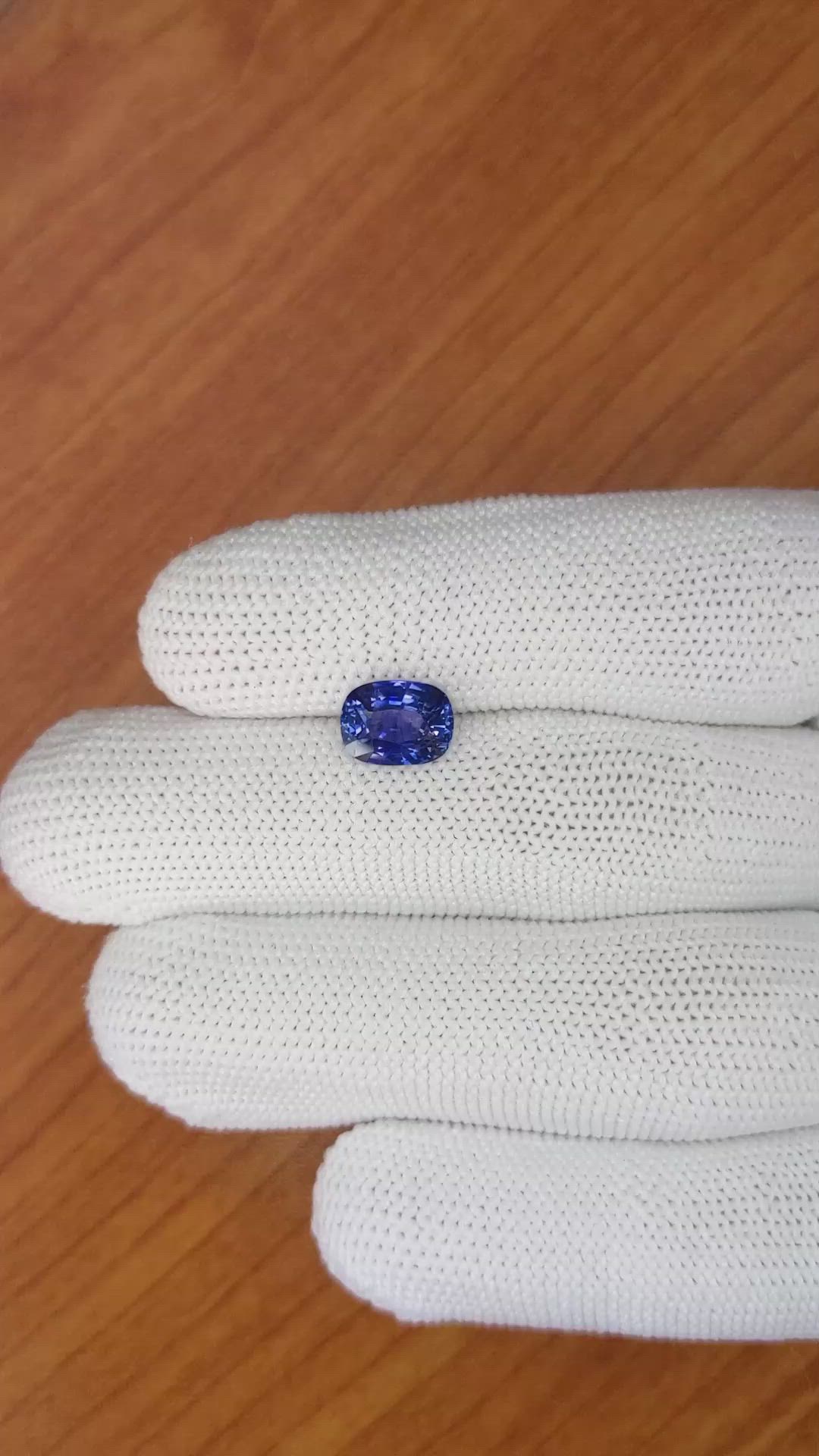 2.67 Ct. Purplish Blue Sapphire from Ceylon (Sri Lanka) Size Video