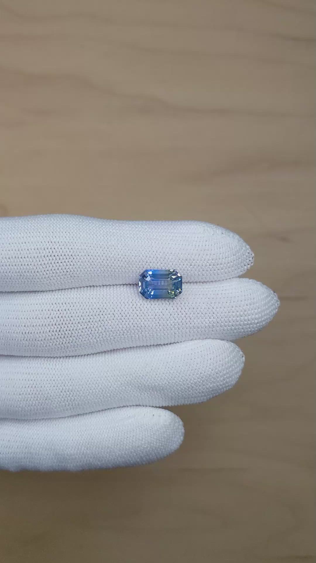 5.01 Ct. Bi Color Sapphire from Ceylon (Sri Lanka) Size Video