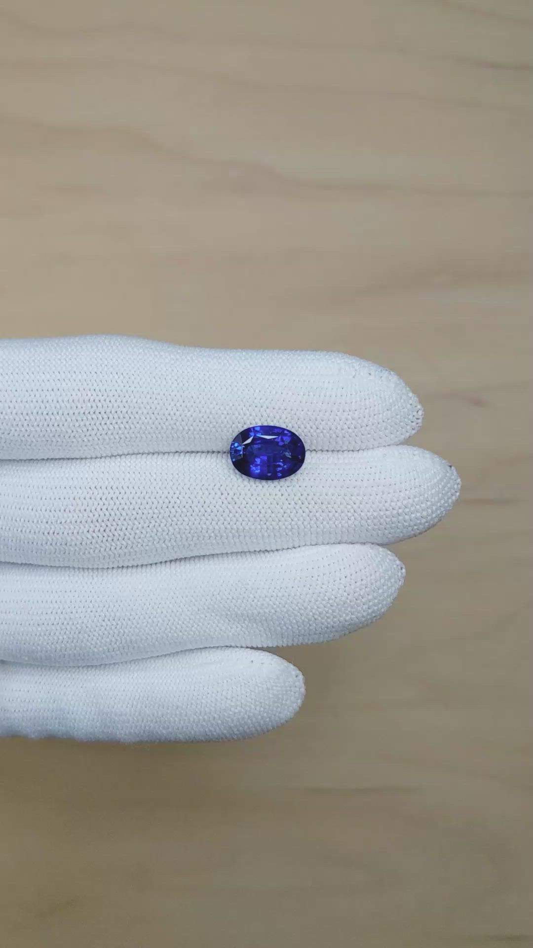 4.04 Ct. Blue Sapphire from Ceylon (Sri Lanka) Size Video