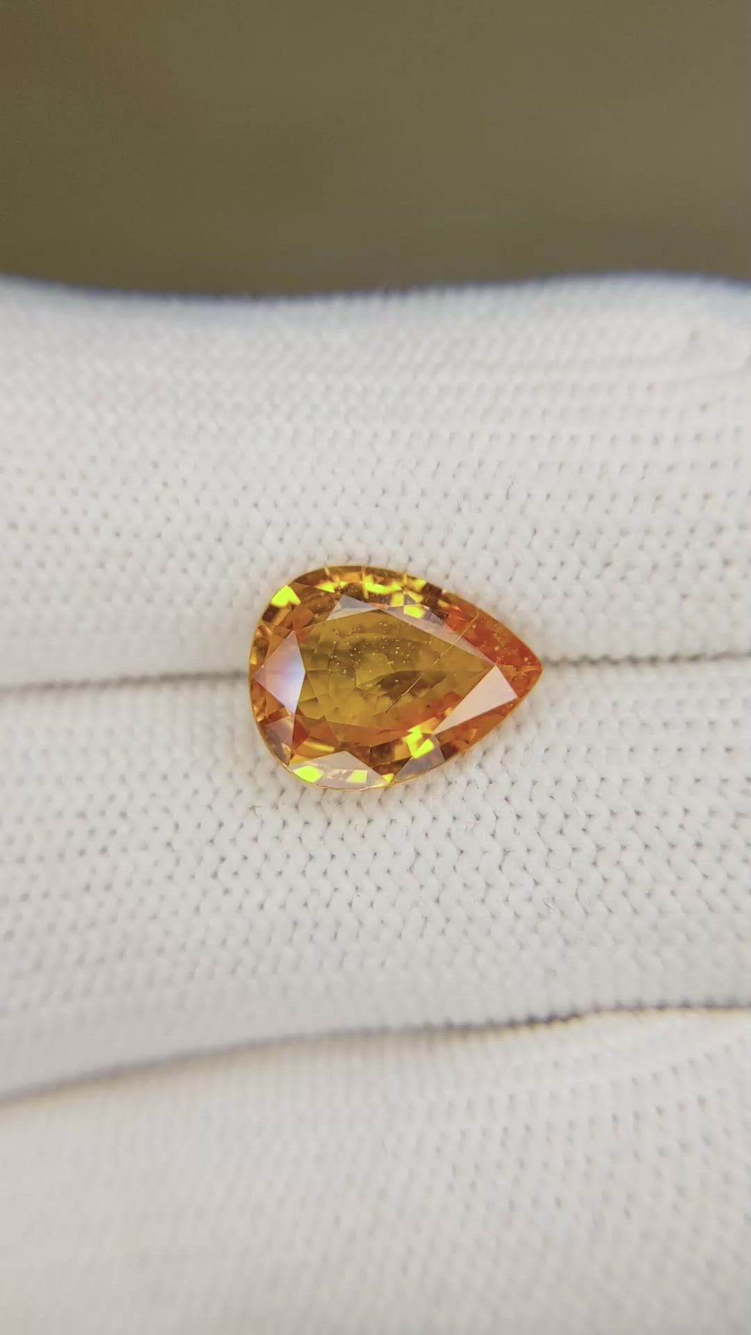 3.62 Ct. Yellowish Orange Sapphire from Ceylon (Sri Lanka) Size Video