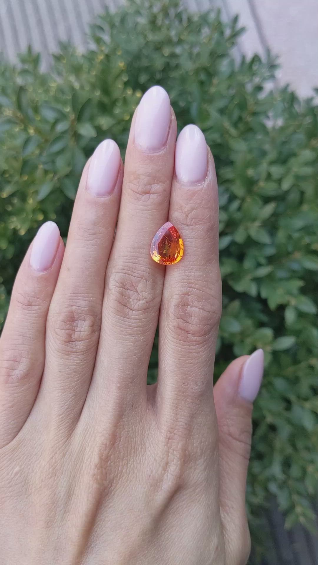 3.62 Ct. Yellowish Orange Sapphire from Ceylon (Sri Lanka) Size Video