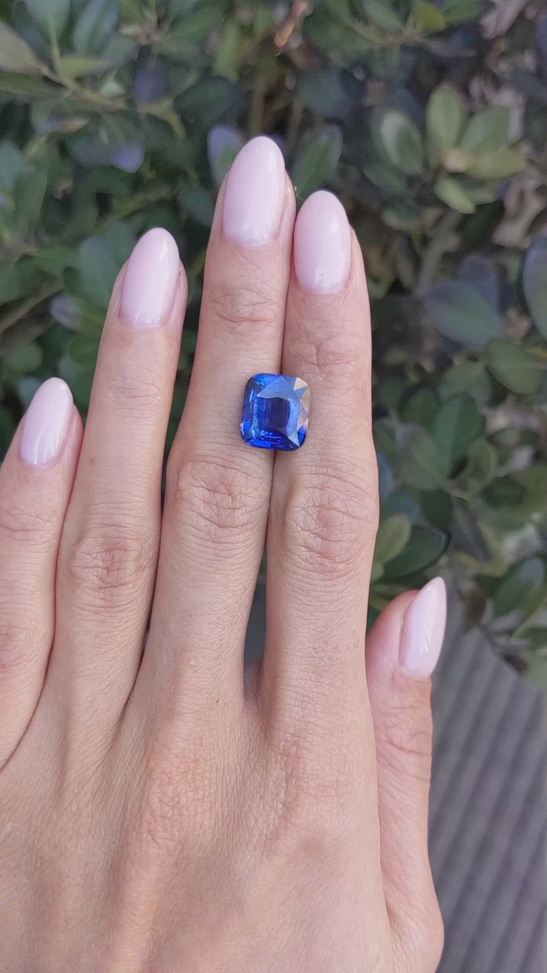 7.02 Ct. Blue Sapphire from Ceylon (Sri Lanka) Size Video