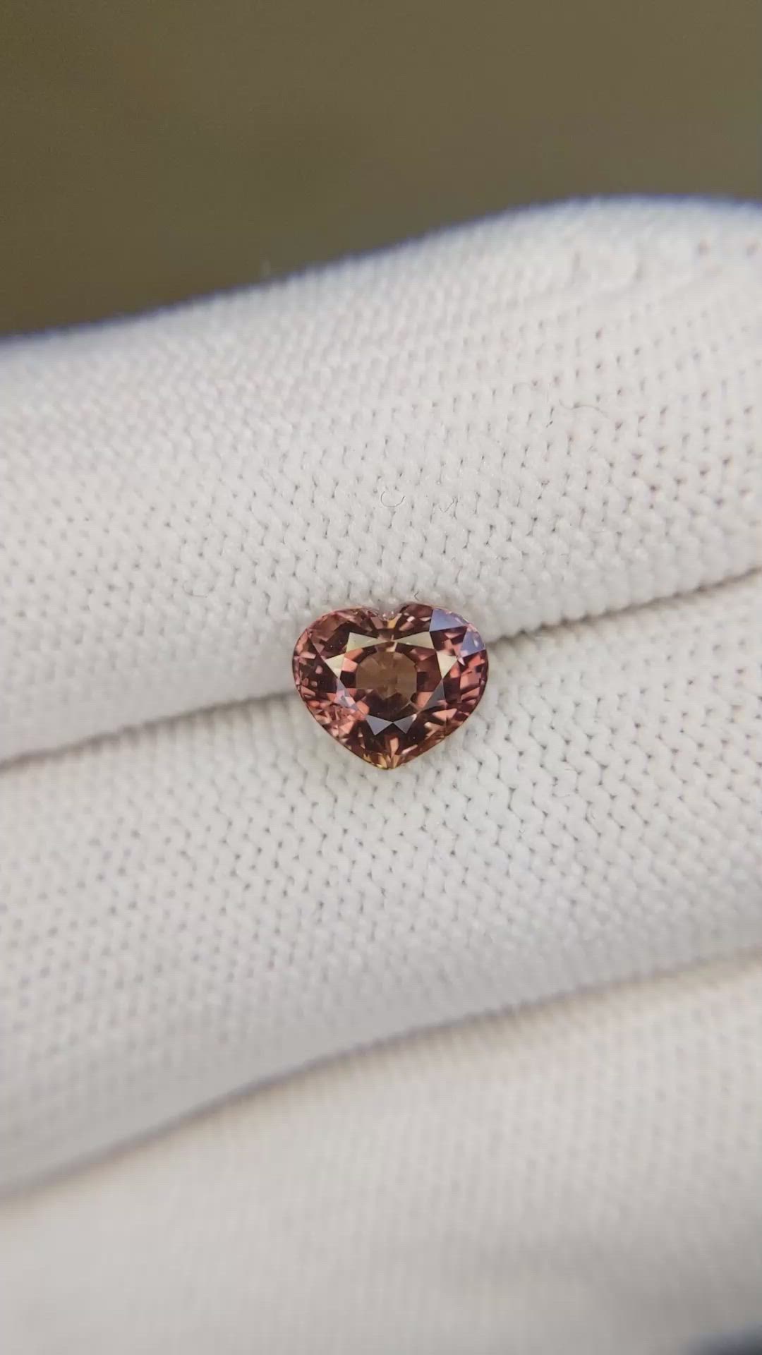2.04 Ct. Padparadscha Sapphire from Ceylon (Sri Lanka) Size Video
