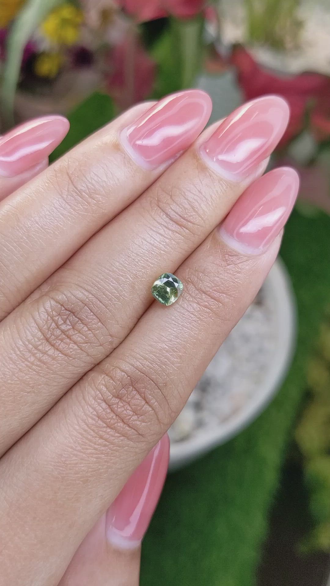0.80 Ct. Yellowish Green Sapphire from Ceylon (Sri Lanka) Size Video