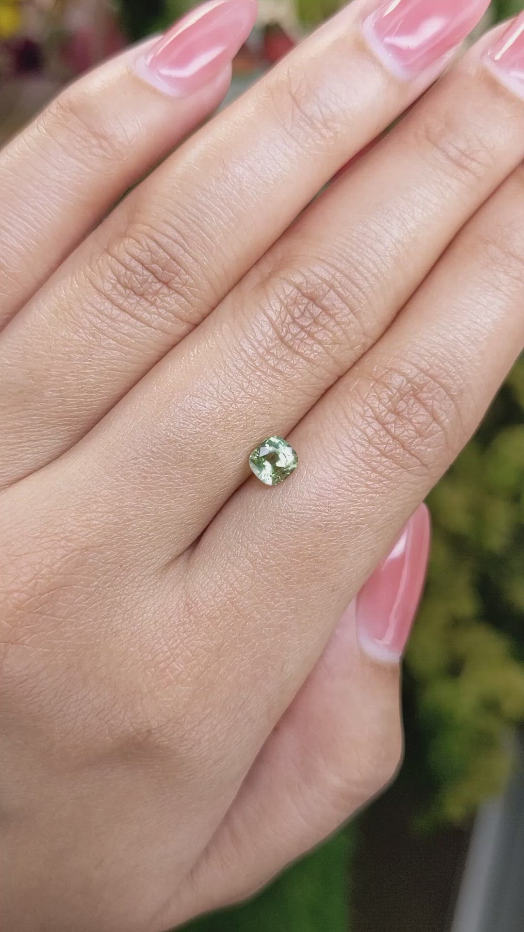 0.80 Ct. Yellowish Green Sapphire from Ceylon (Sri Lanka) Size Video