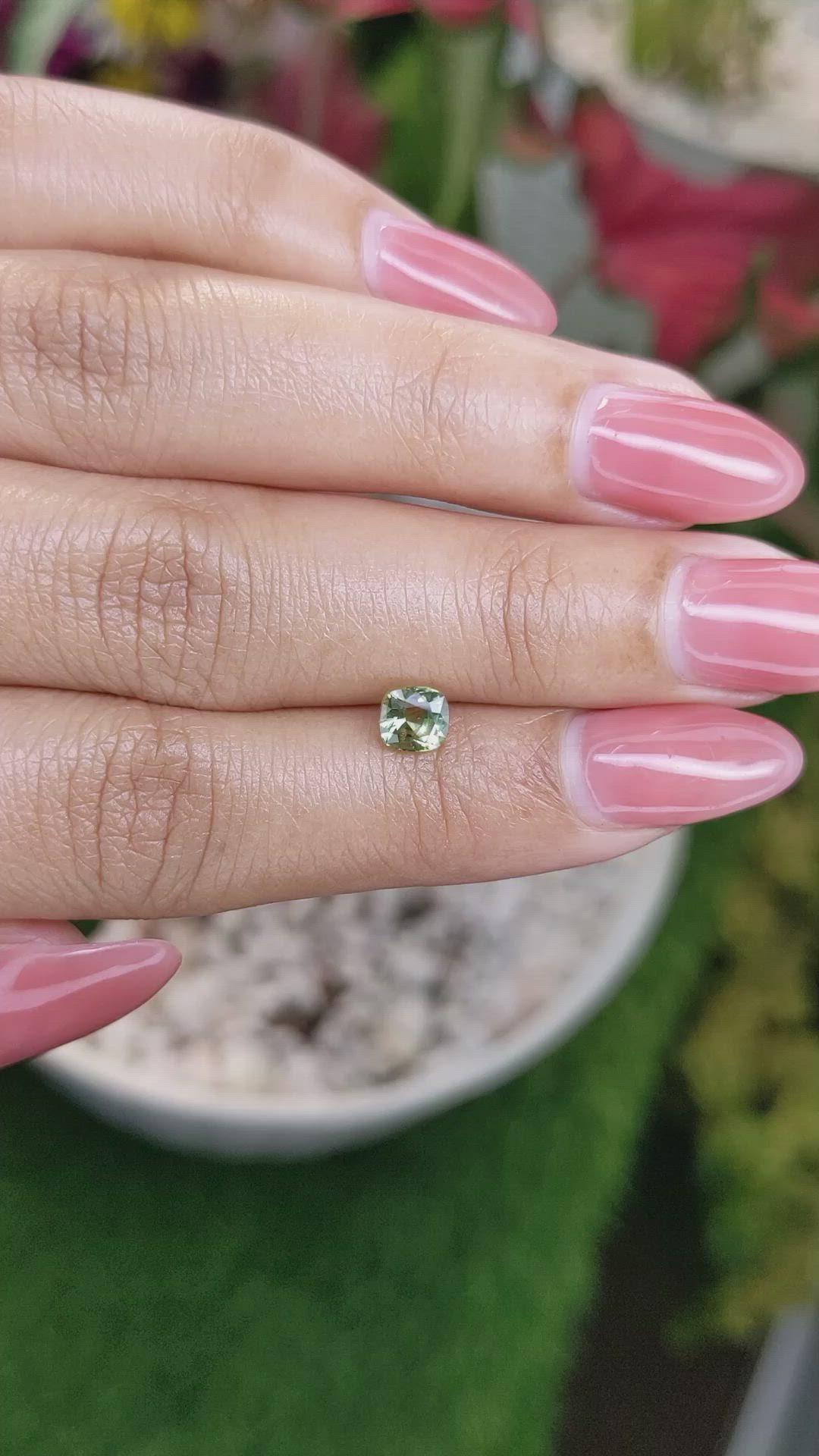 0.80 Ct. Yellowish Green Sapphire from Ceylon (Sri Lanka) Size Video